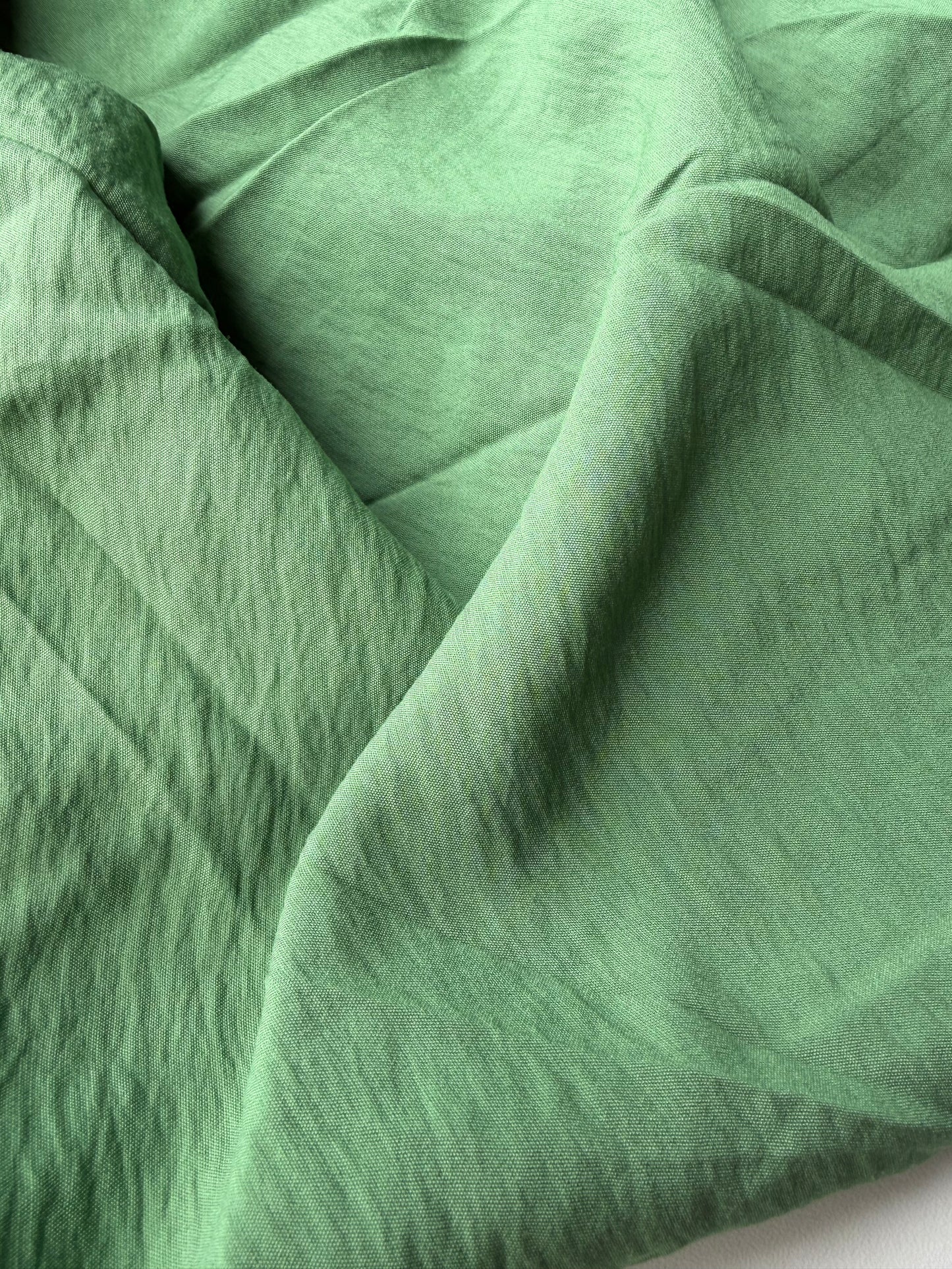 PC FLORIAN 028 washed satin grassgreen