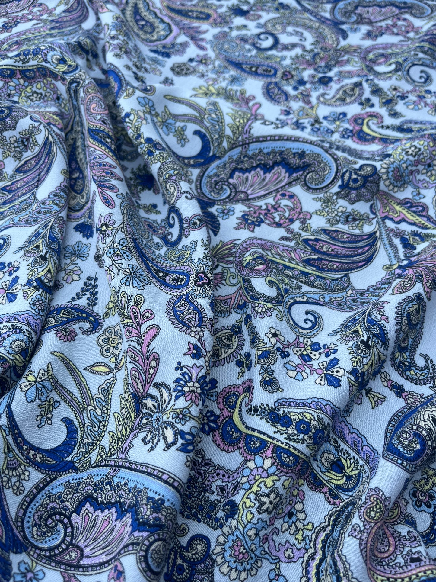 RW 223 viscose crêpe cashemere design
