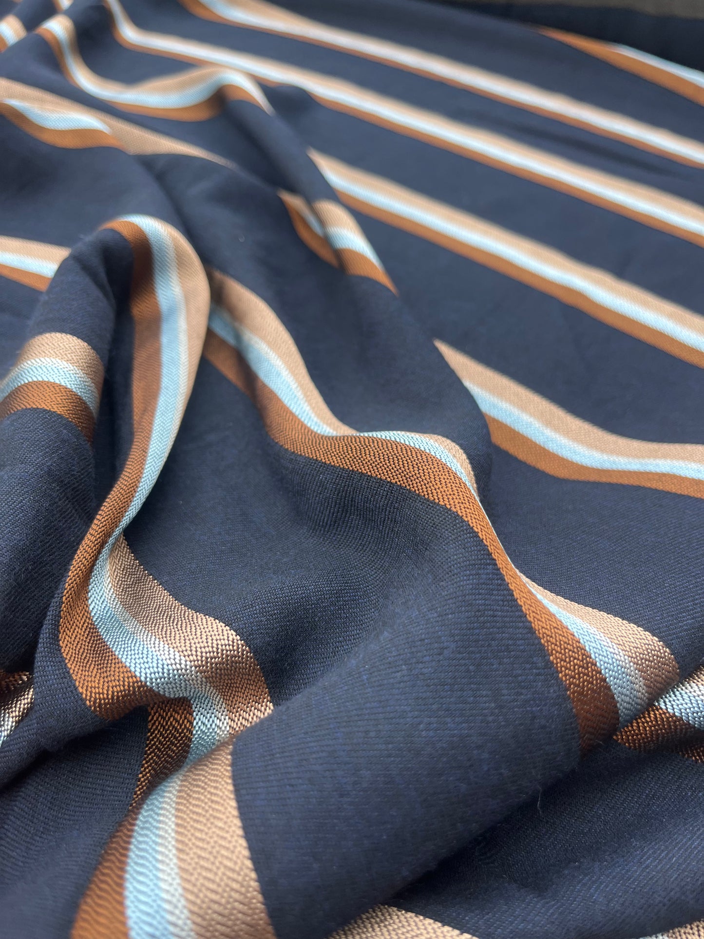 RW 225 woven cotton stripes with shiny parts