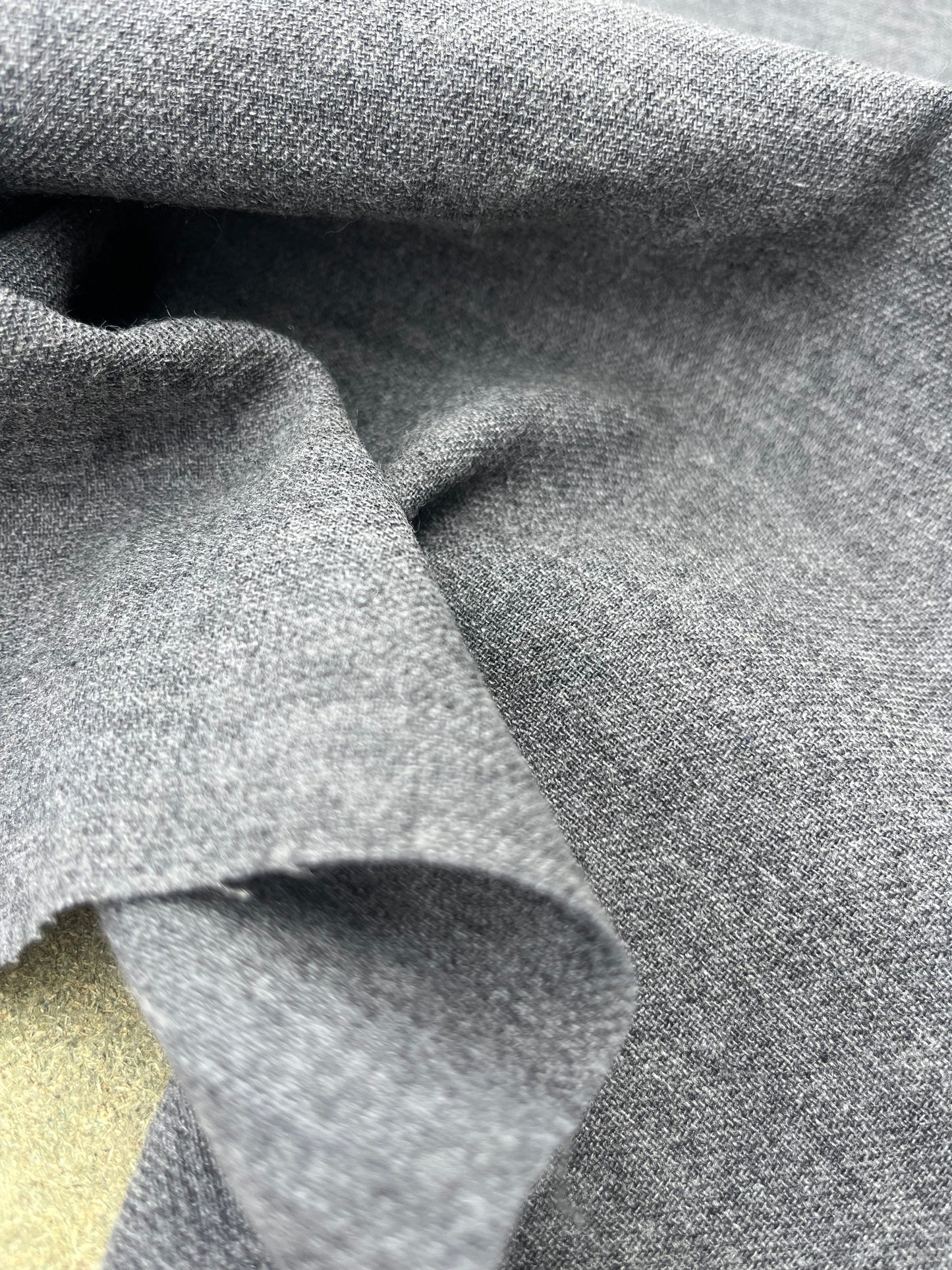 RW 226 suiting crêpe grey mélange