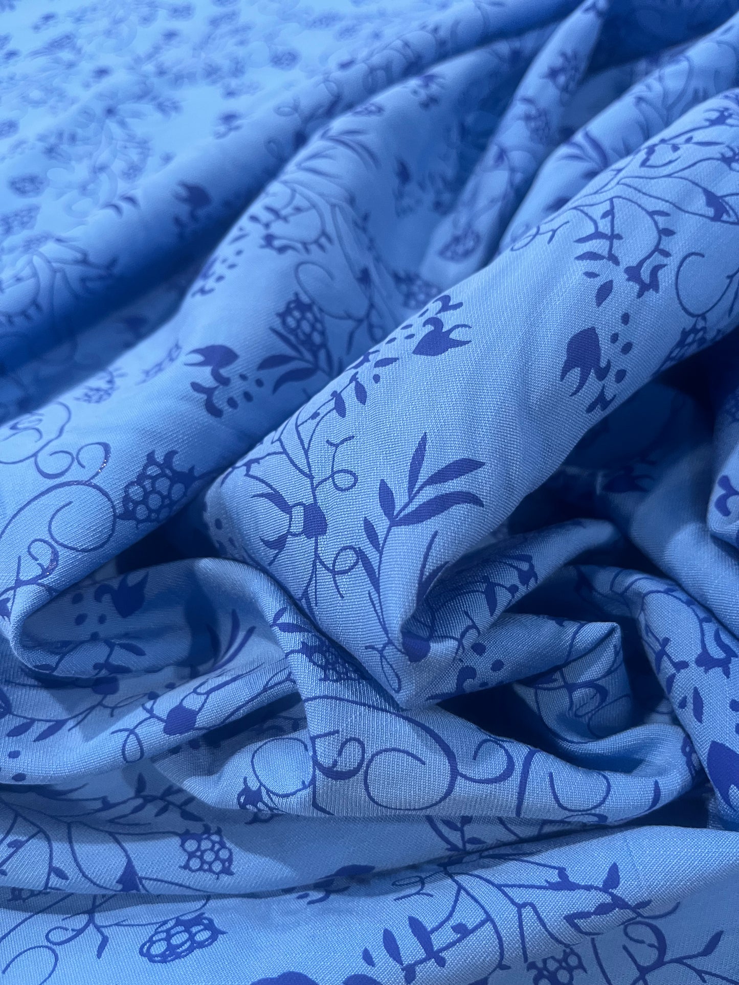 B01 colette 007 viscose blue/blue small flowers print