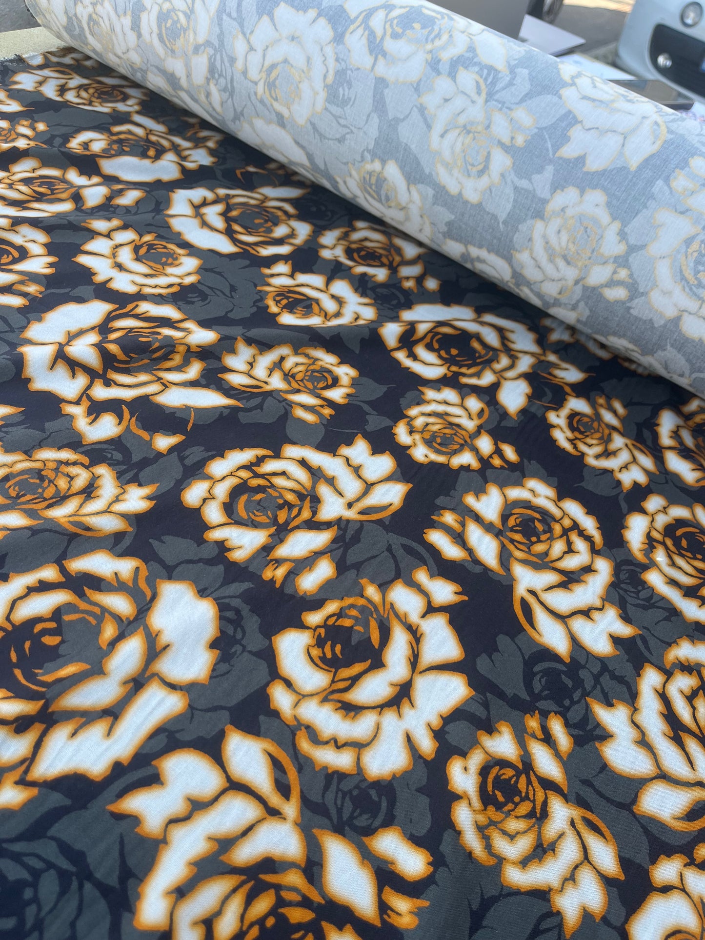 LAZARUS 006 viscose twill khaky/yellow roses