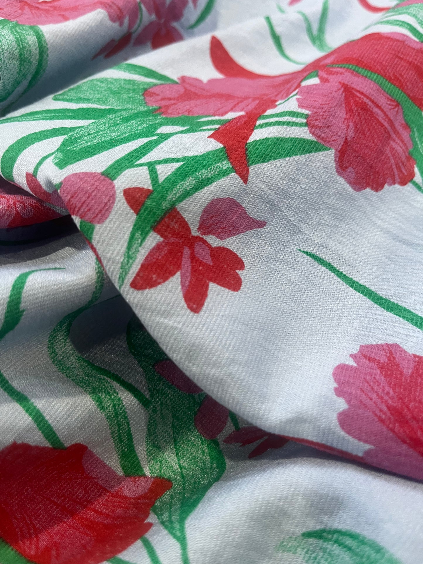 B01 colette 026 viscose baby blue + fuchsia green flowers