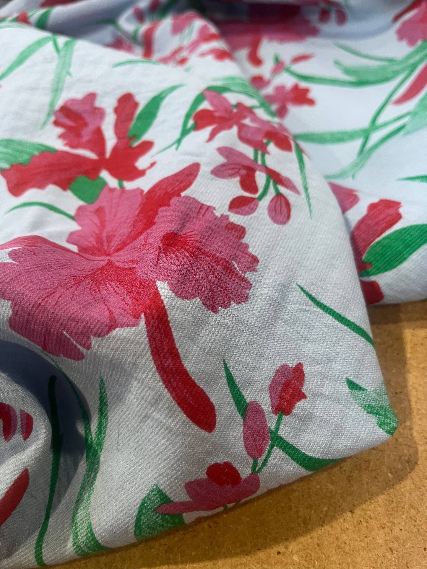 B01 colette 026 viscose baby blue + fuchsia green flowers