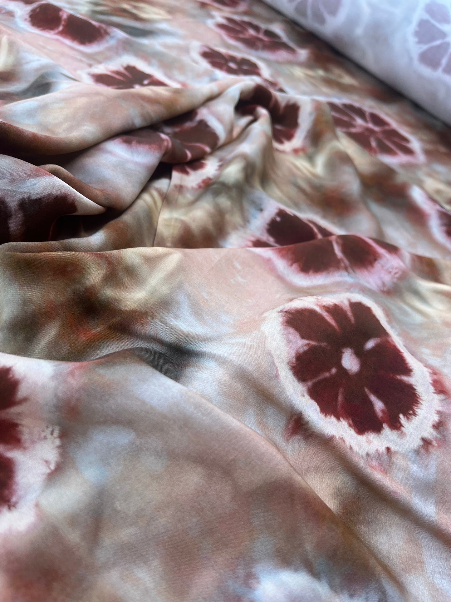 LAZARUS 016 viscose satin tie-dye flowers