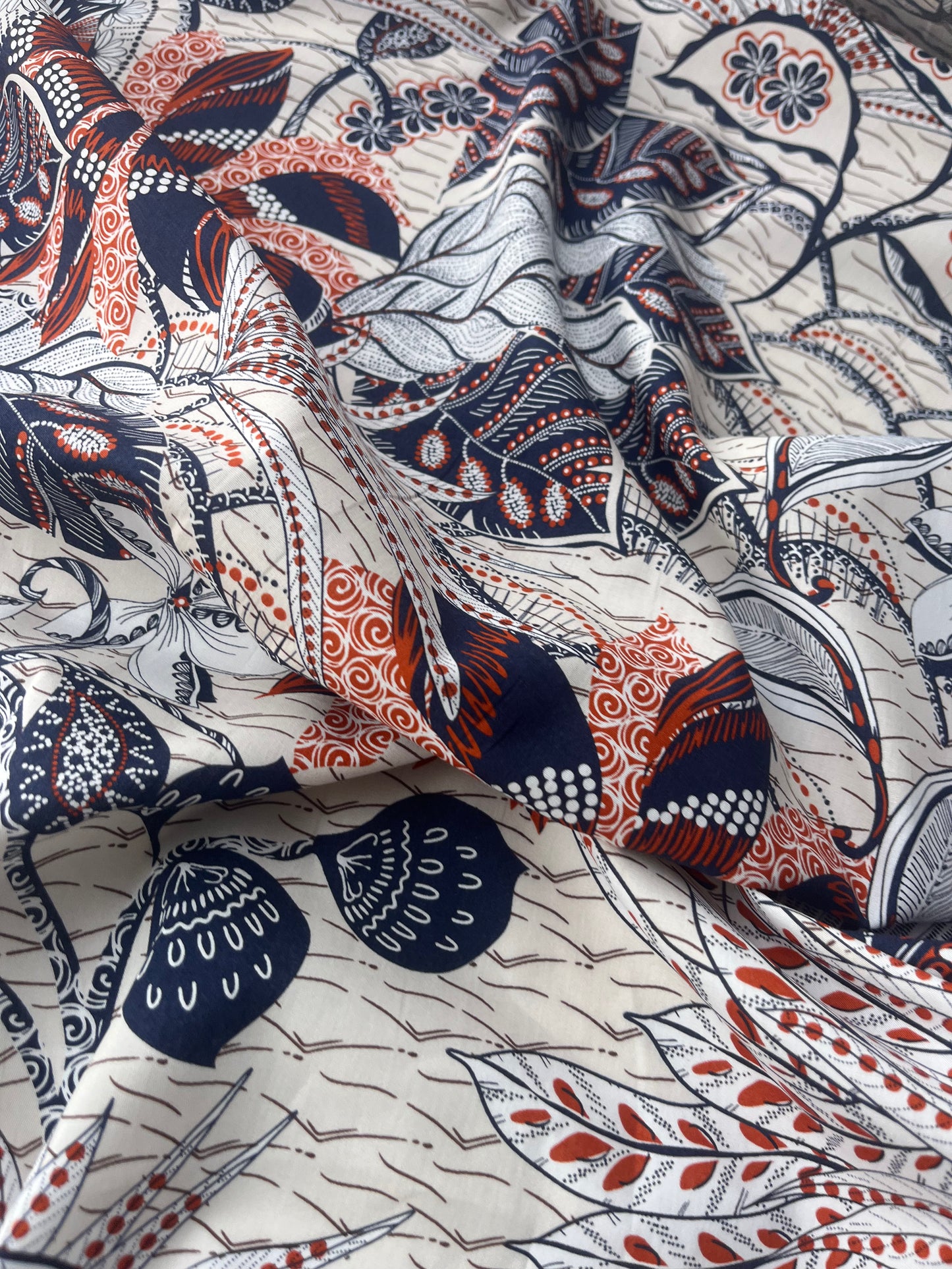 MARA MANIA 019 cotton poplin with navy/brique jungle leaves