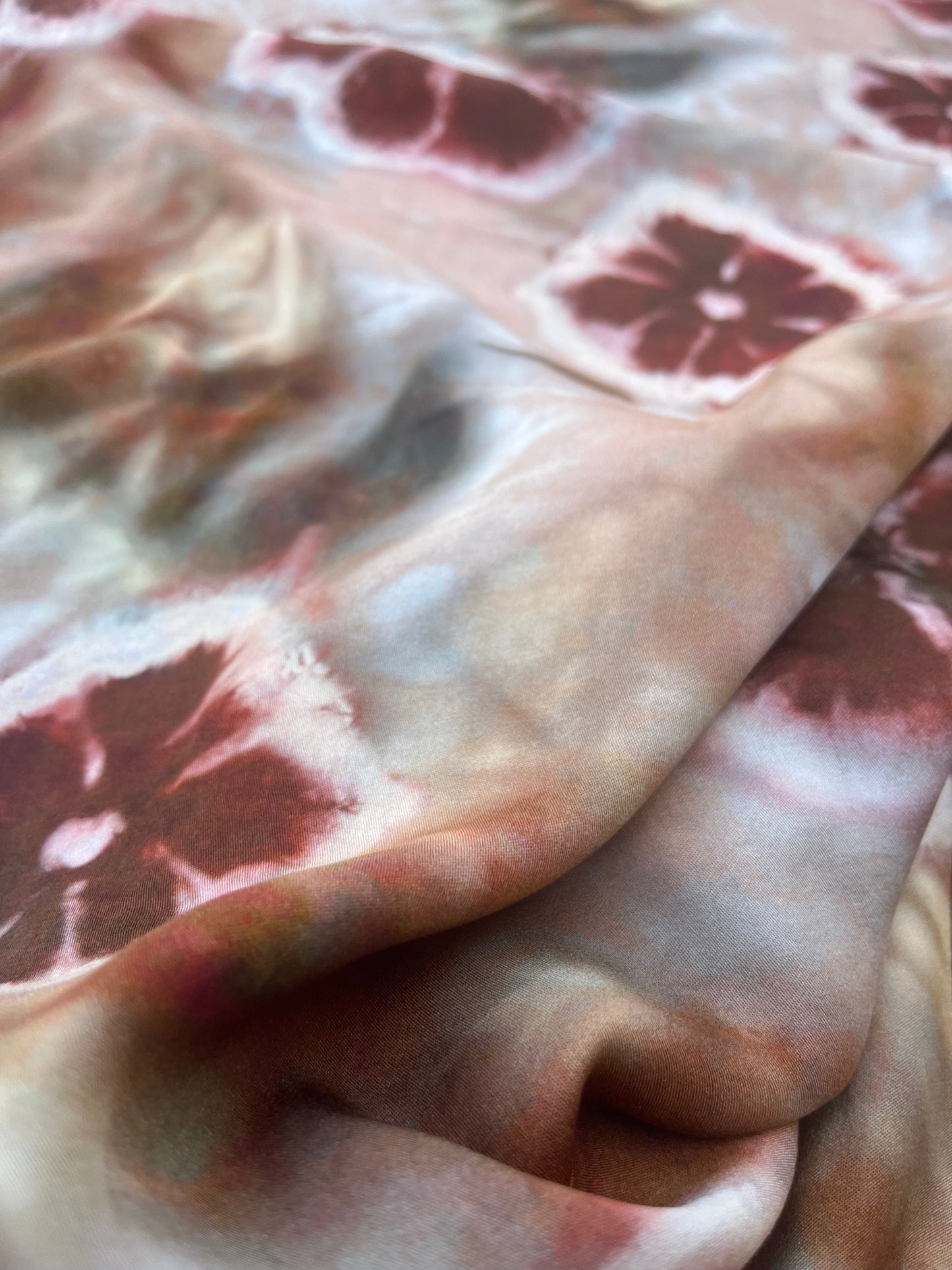 LAZARUS 016 viscose satin tie-dye flowers