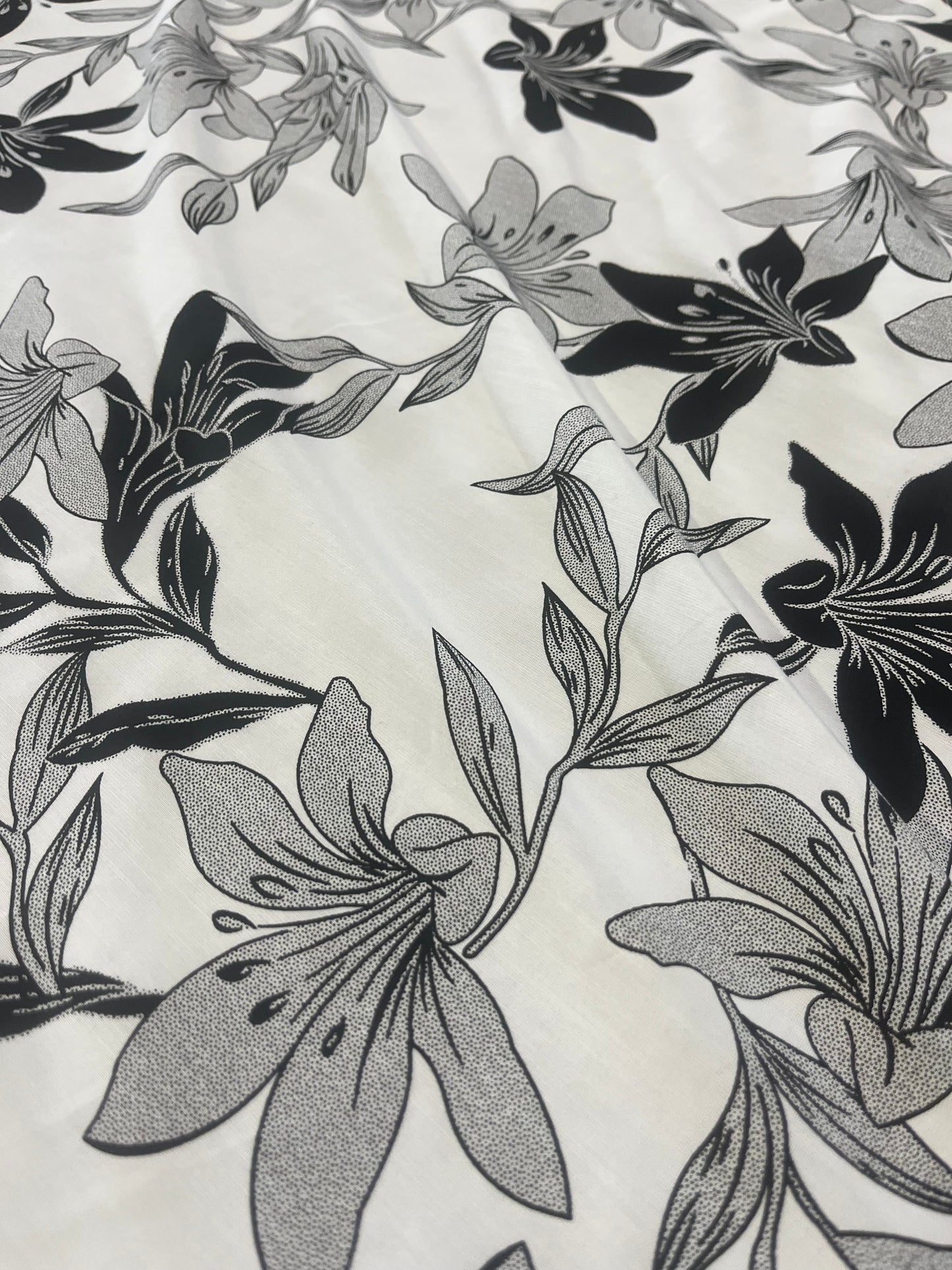 LC colette 042 viscoseblack/white