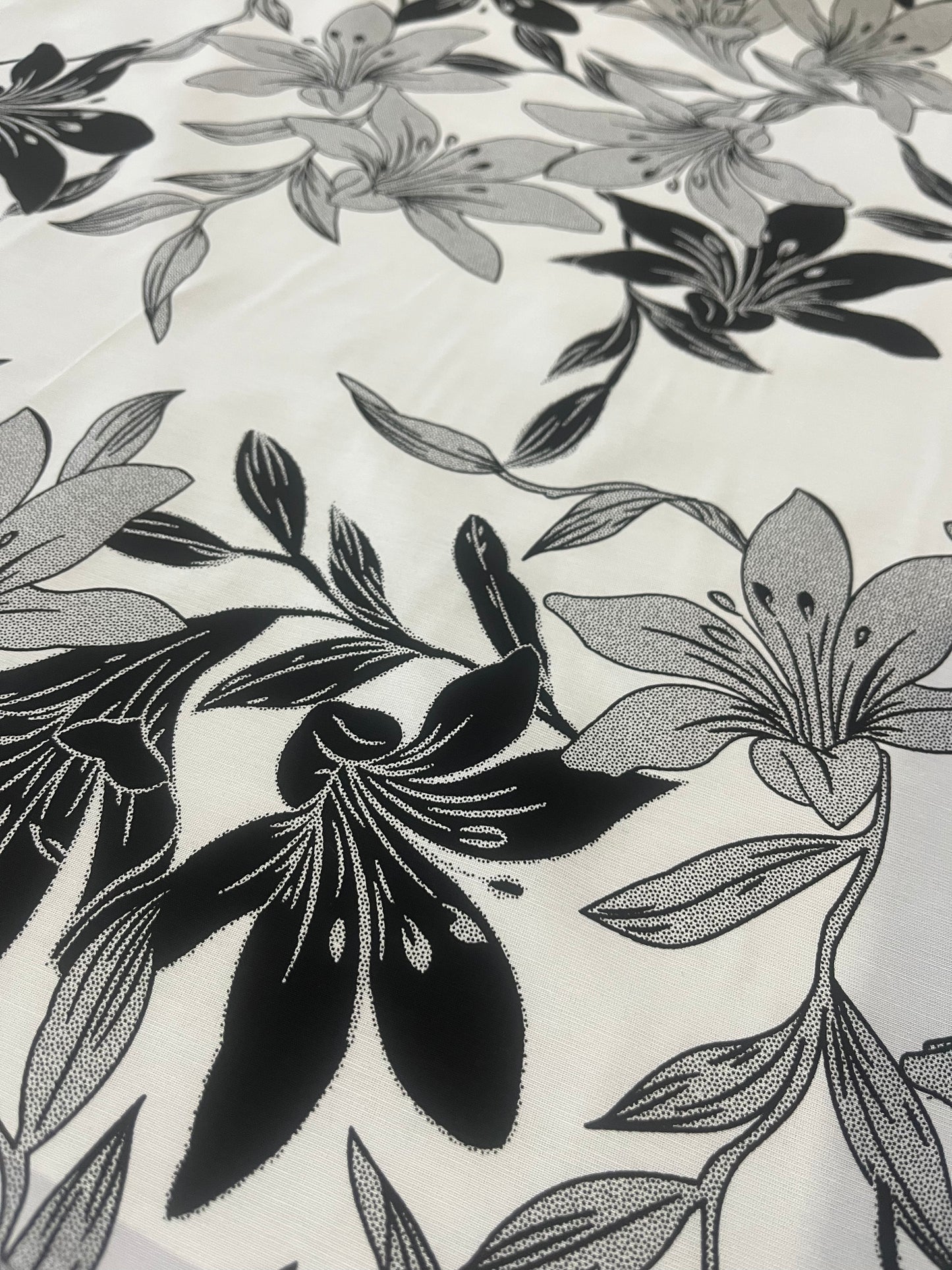 LC colette 042 viscoseblack/white