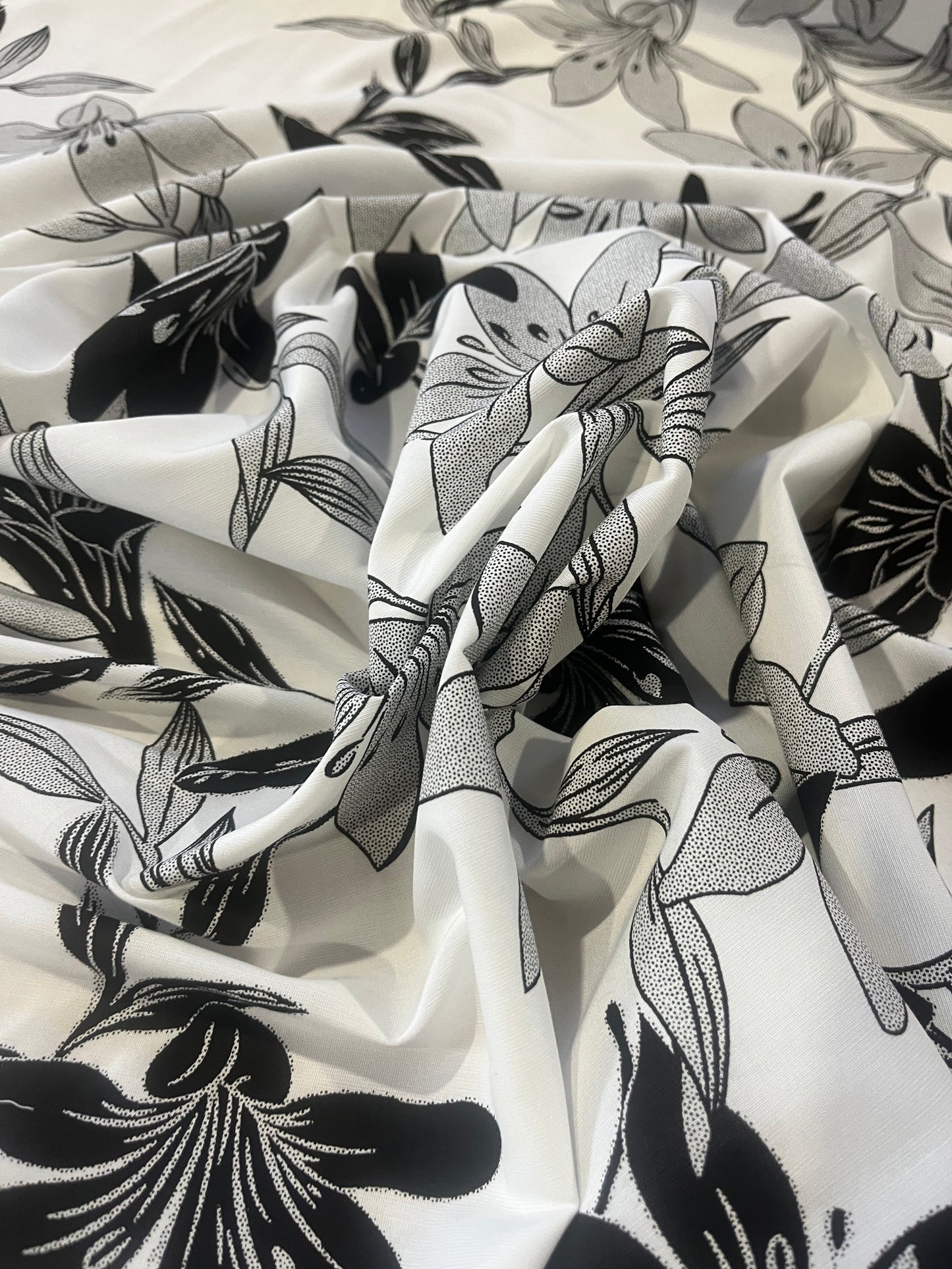 LC colette 042 viscoseblack/white
