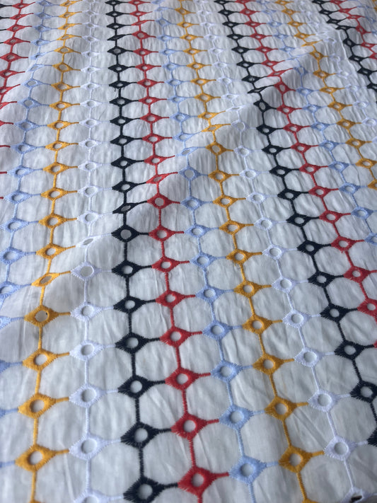 MARA MANIA 030 broderie Anglaise squares