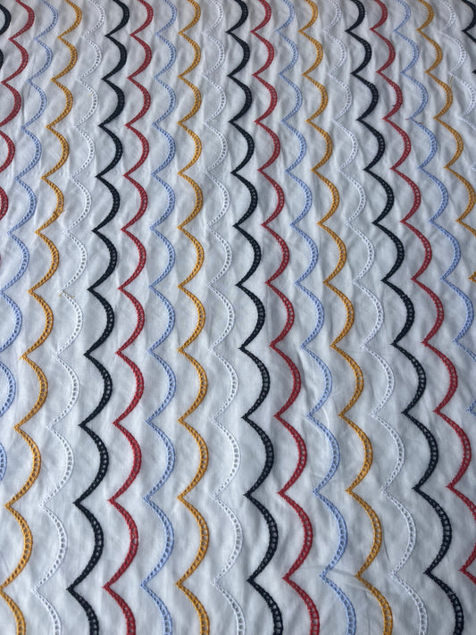 MARA MANIA 031 broderie Anglaise waves