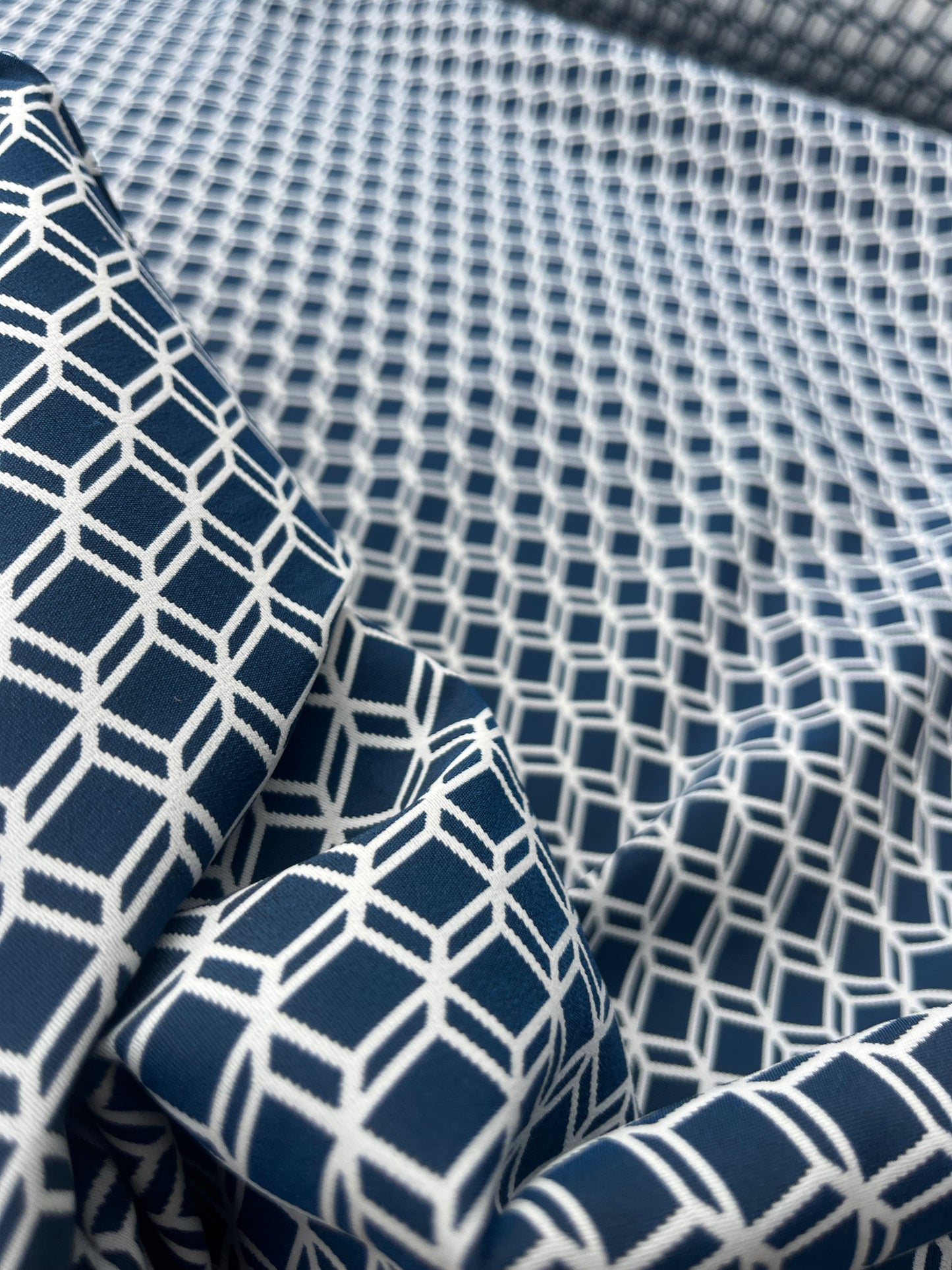 Hélène 001 stretch jacquard off white-navy