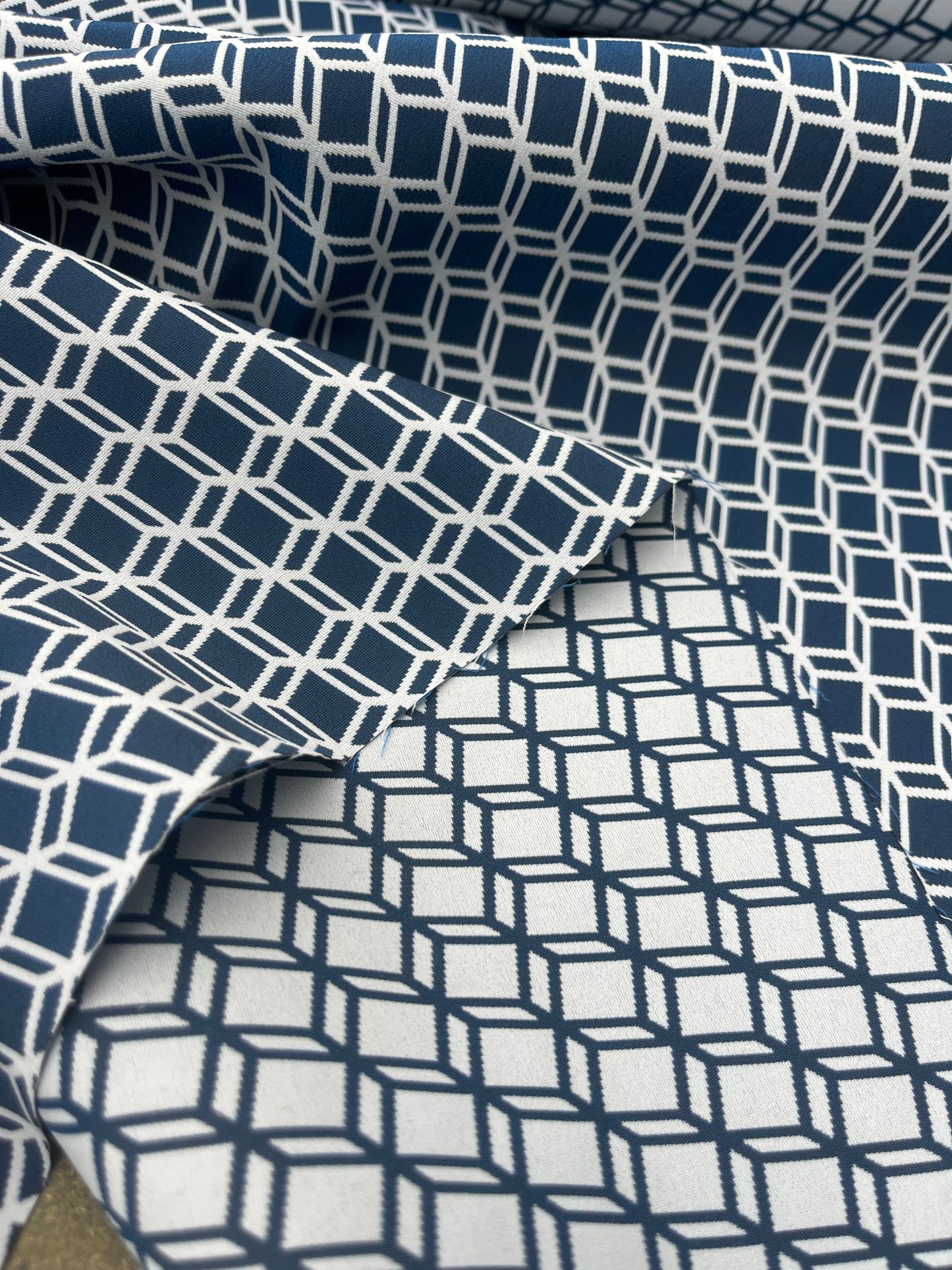Hélène 001 stretch jacquard off white-navy