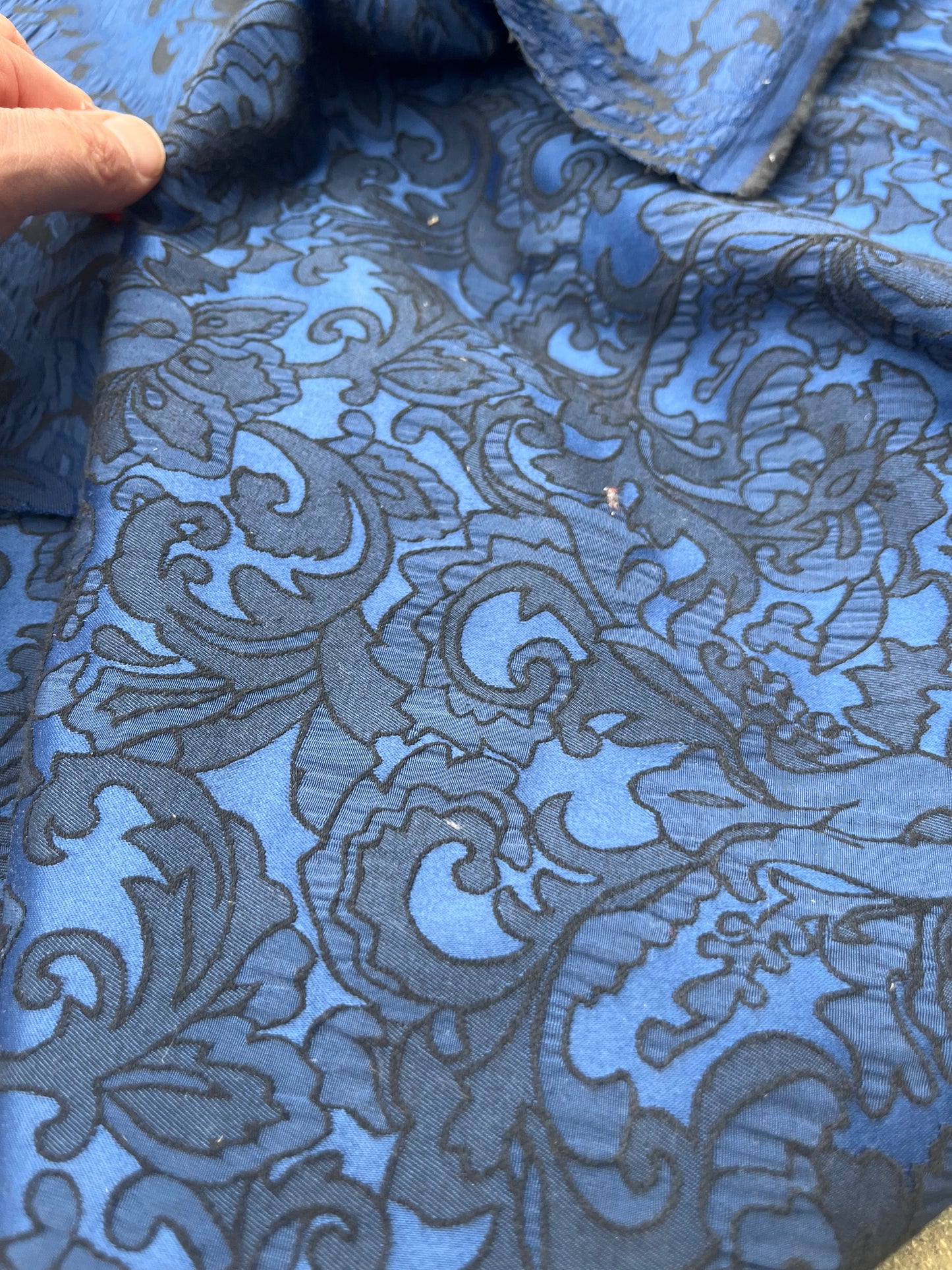 Hélène 002 cotton stretch jacquard electric blue/black