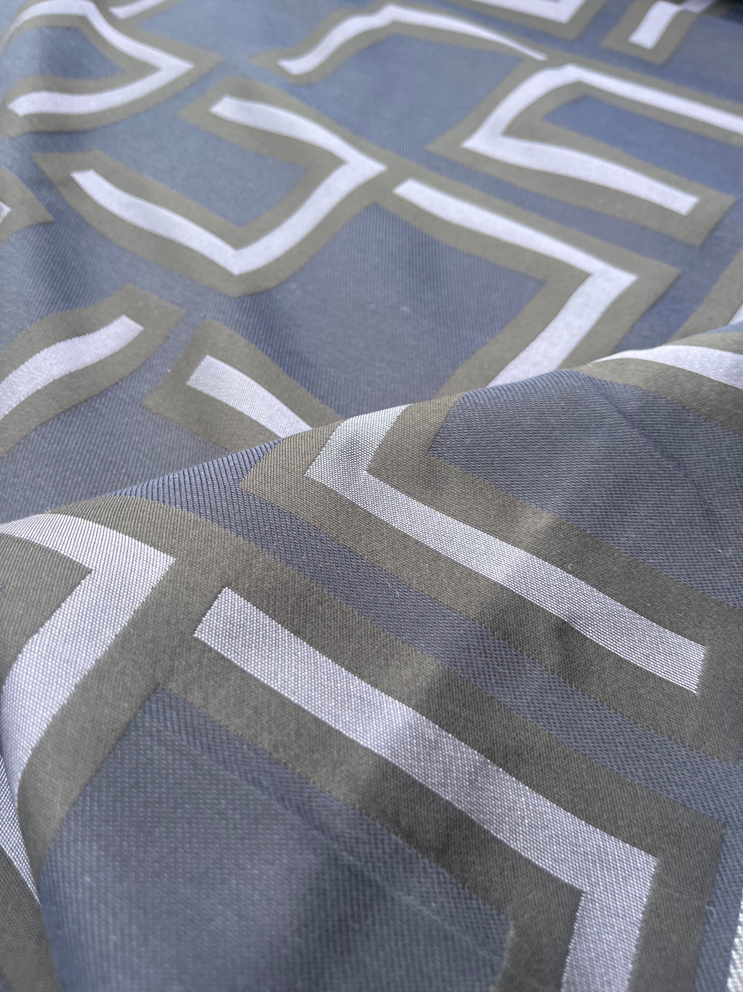Hélène 004 jacquard with cotton navy/lilac/brown geometrical pattern