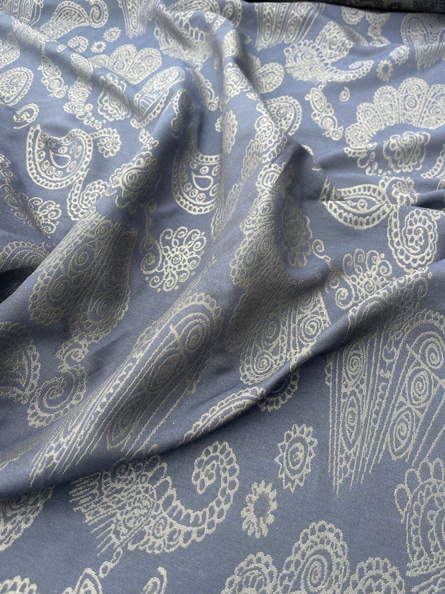 Hélène 007 jacquard navy/brown cashemere design