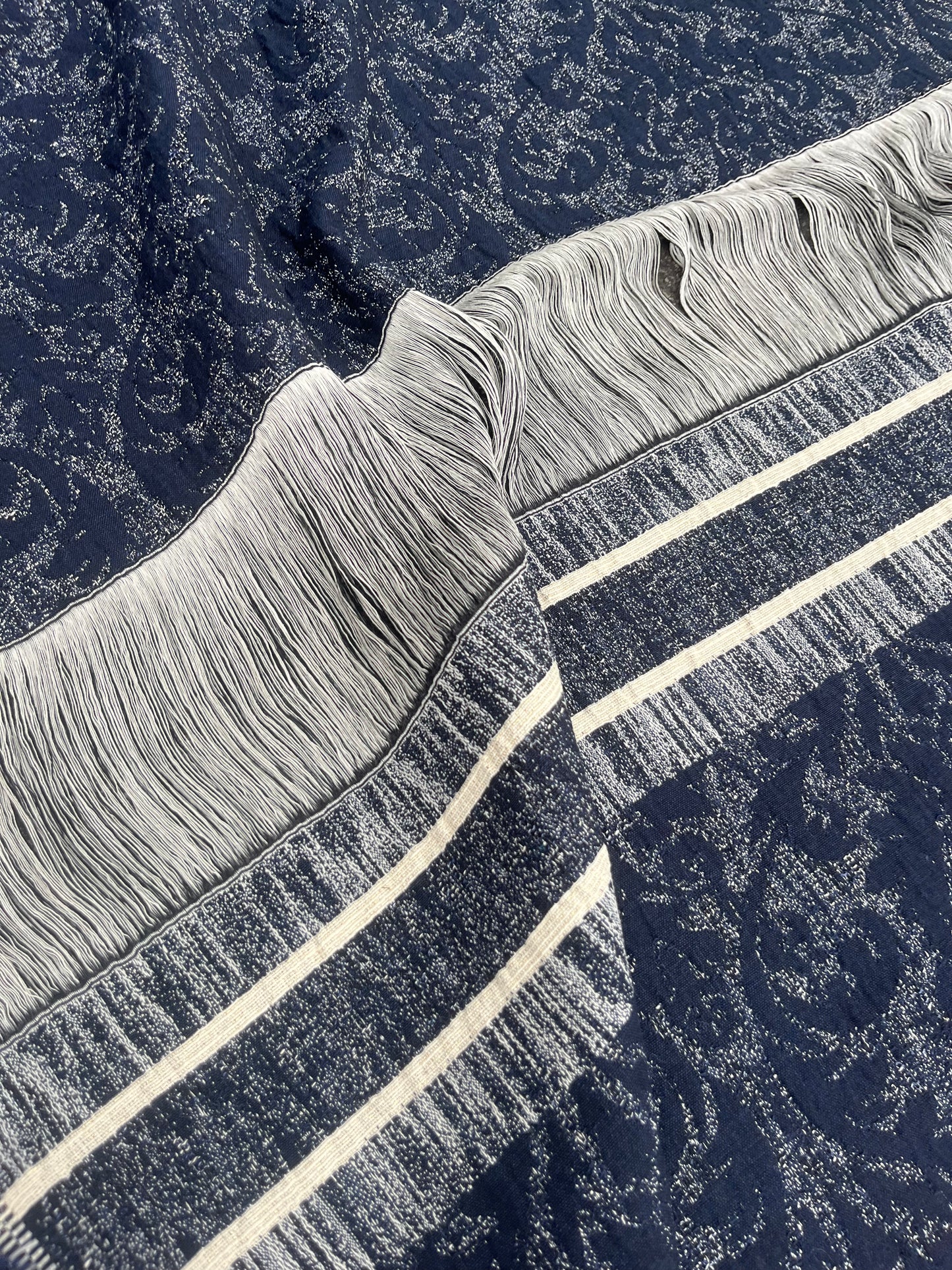 Hélène 009 cotton jacquard with fringes