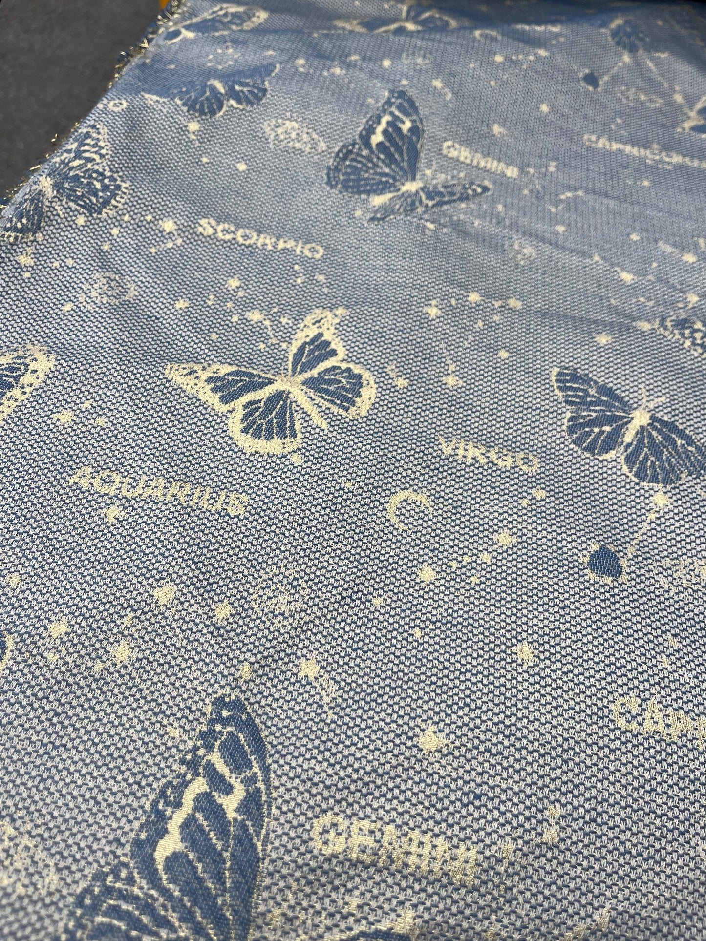 Hélène 010 cotton jacquard butterflies gold/indigo