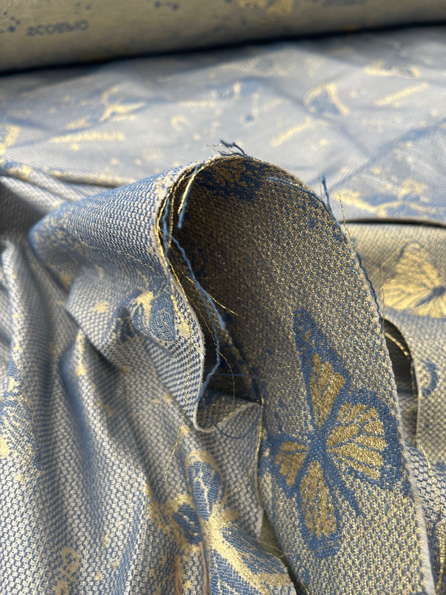 Hélène 010 cotton jacquard butterflies gold/indigo