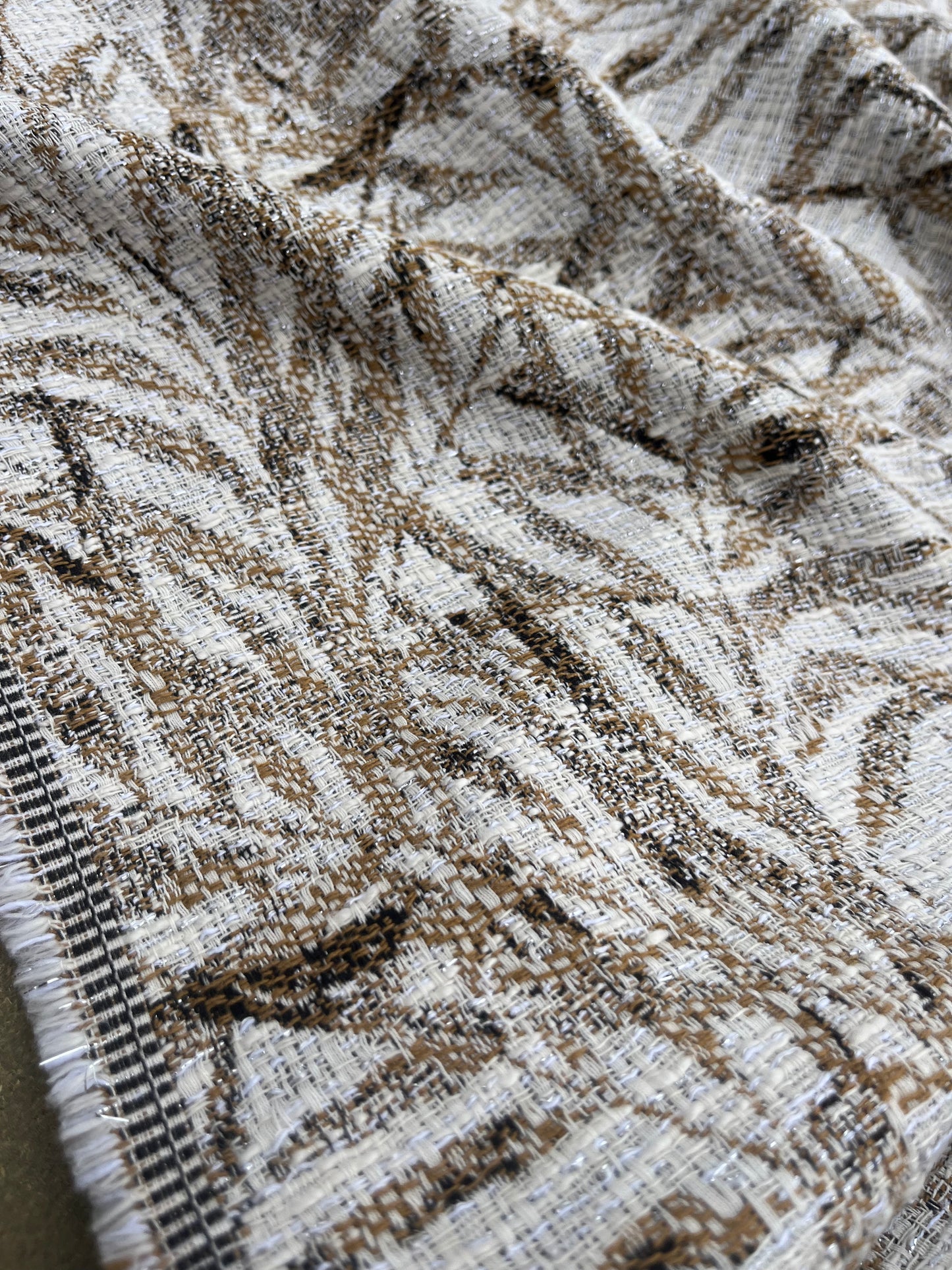 Hélène 012 cotton jacquard with lurex accents