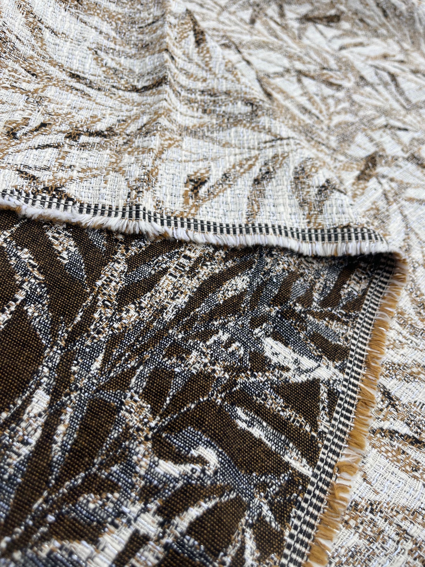 Hélène 012 cotton jacquard with lurex accents