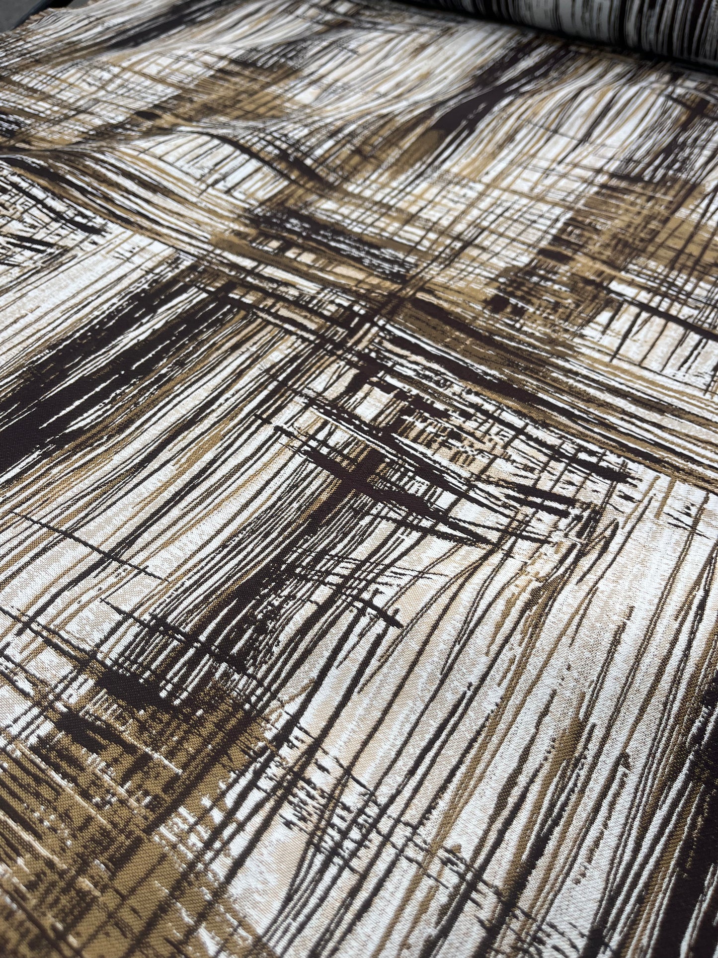Hélène 017 jacquard with cotton brown/cognac crossing lines
