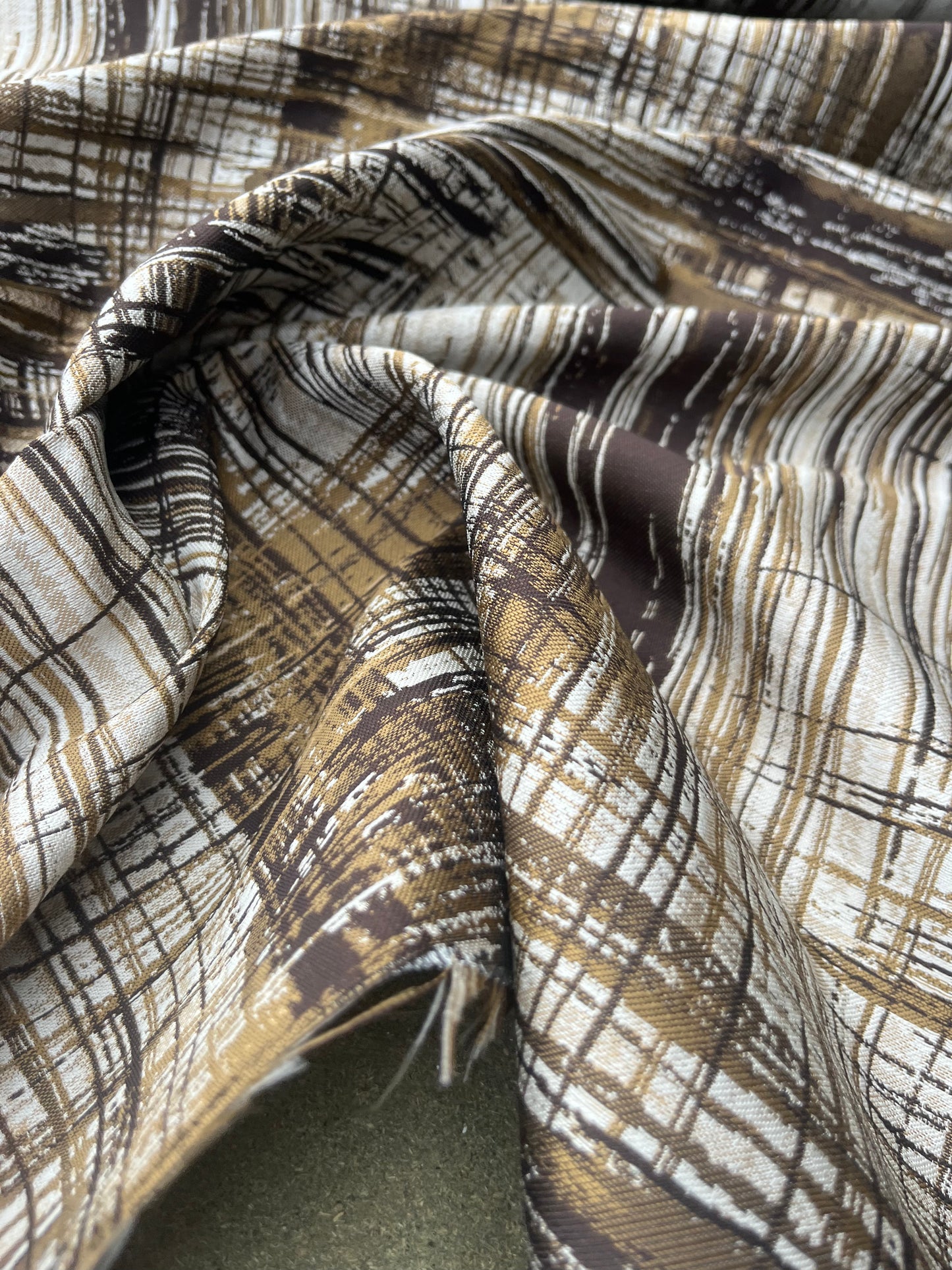 Hélène 017 jacquard with cotton brown/cognac crossing lines