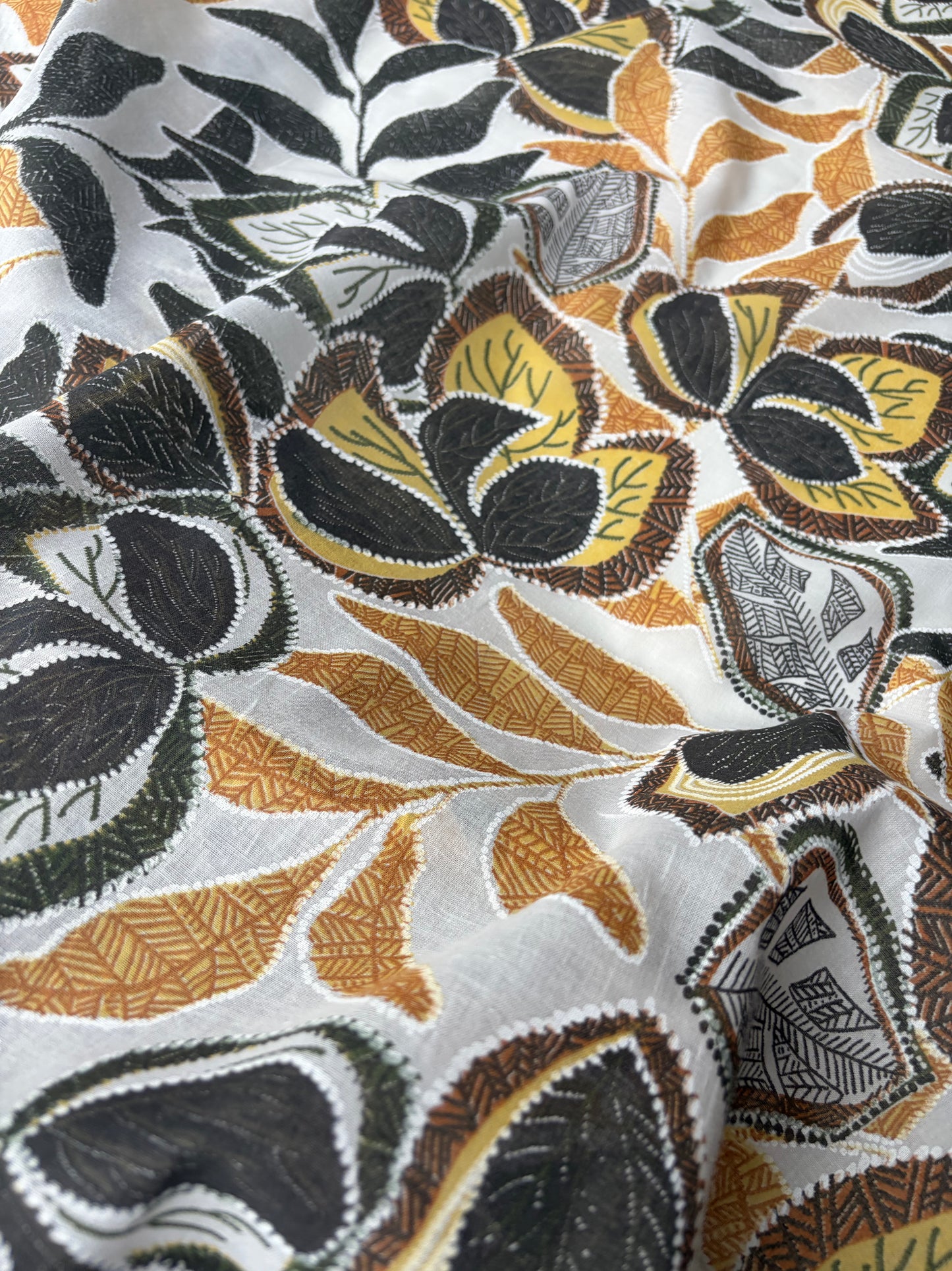 VINCE 020 cotton voile brown/yellow print