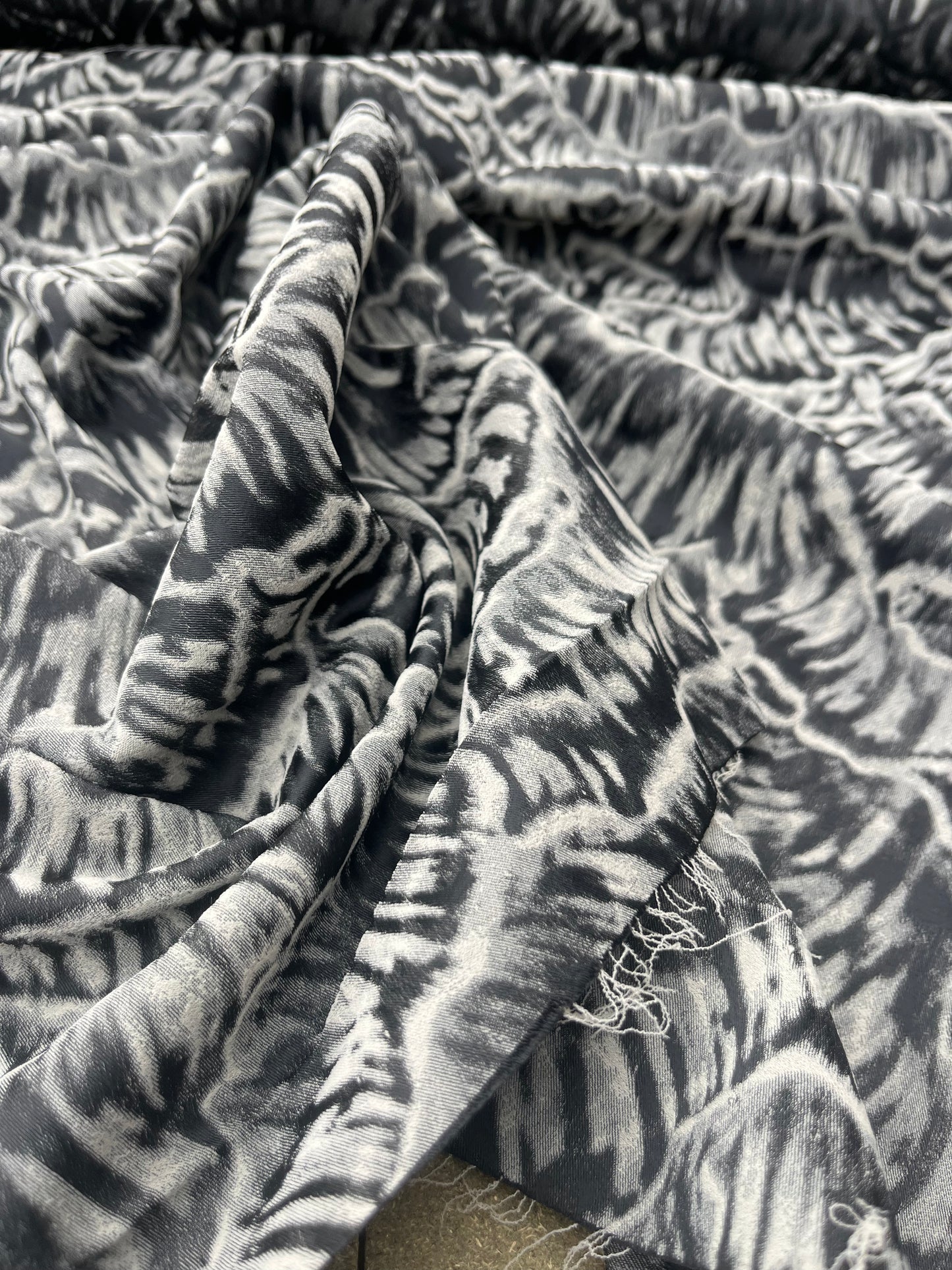 Hélène 018 stretch jacquard off white-brown