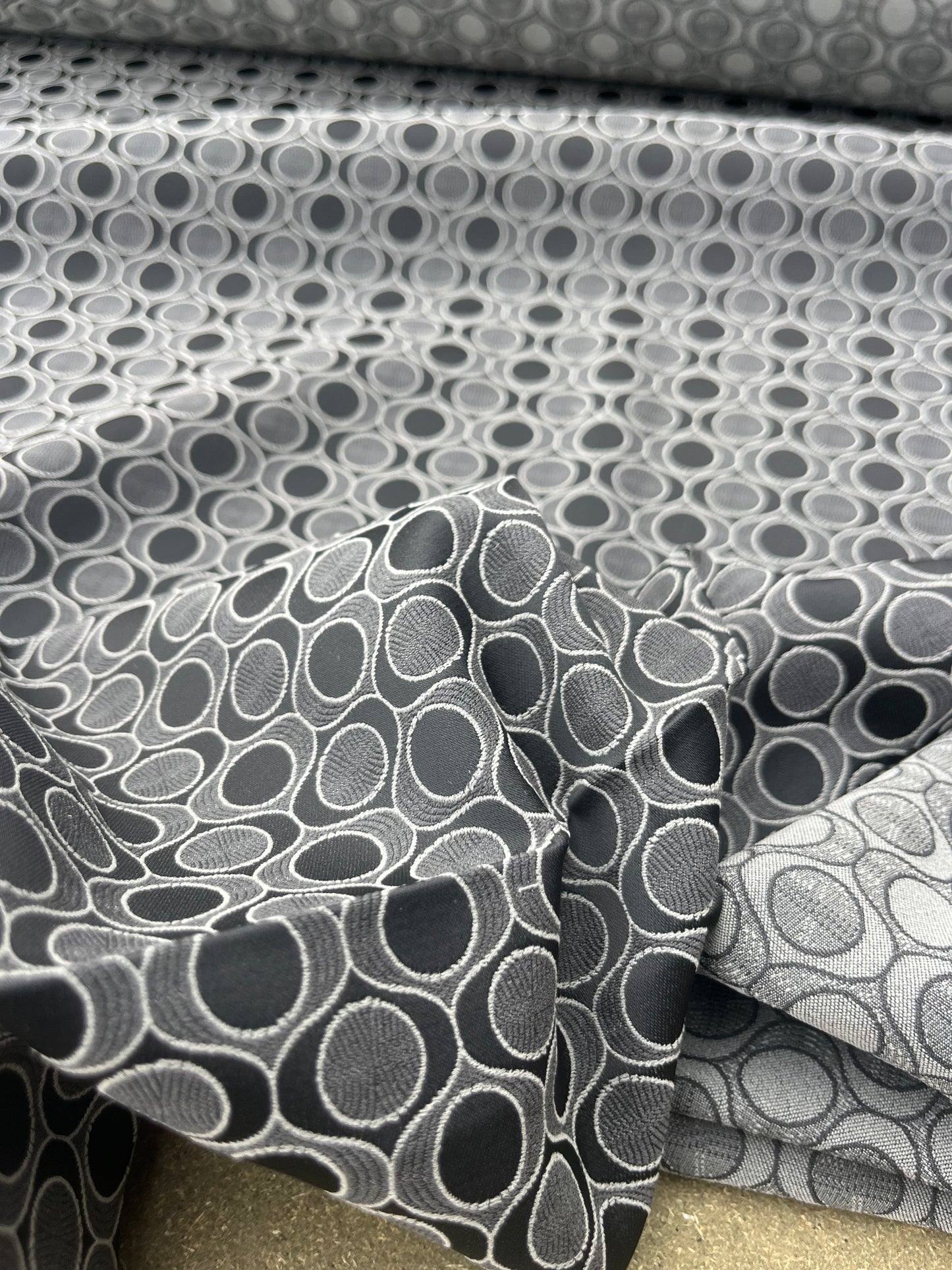 Hélène 020 stretch jacquard small design black/brown