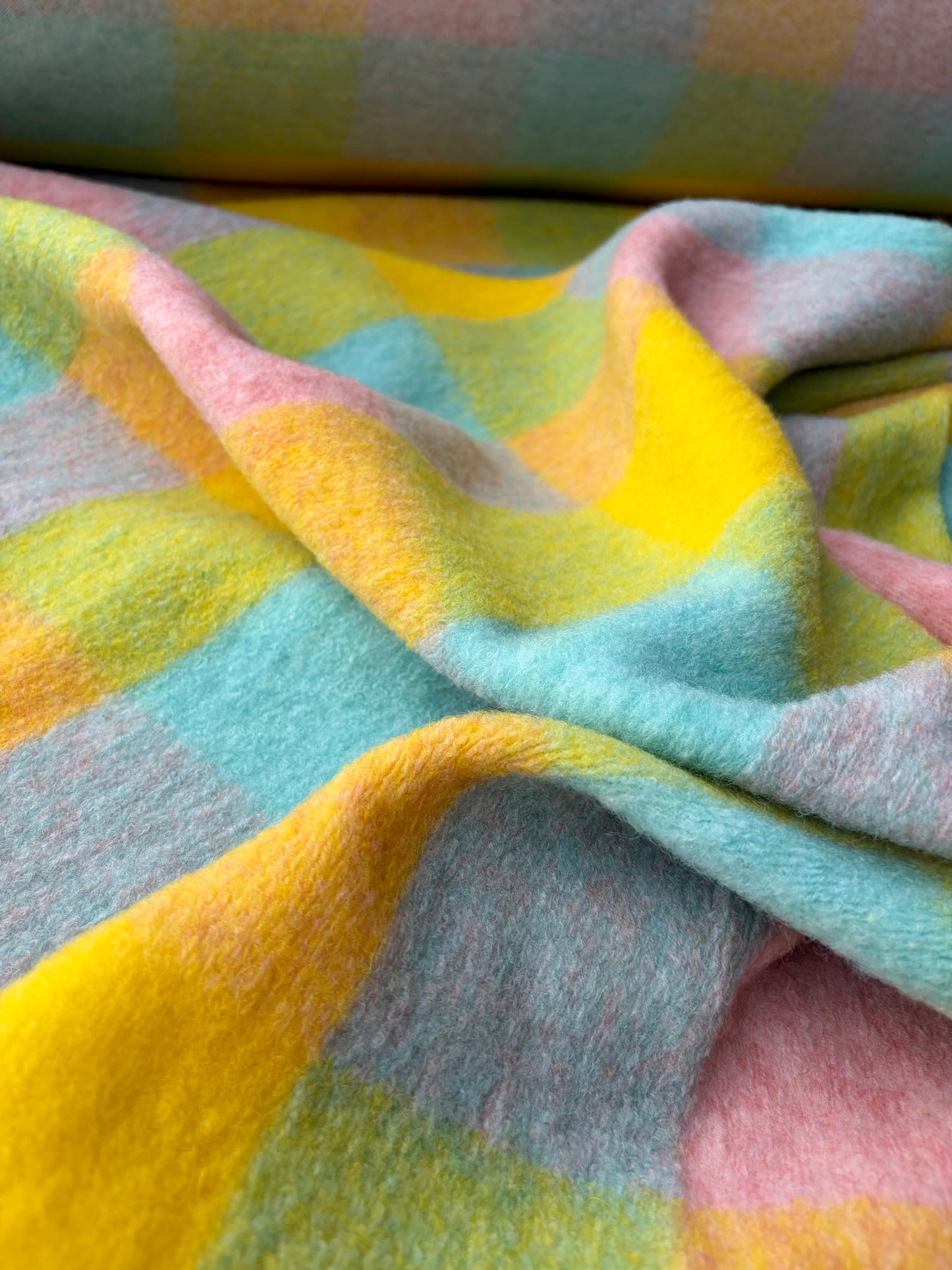 SMITHERS 020 yellow/aqua checkered heavy boiled wool with fringes
