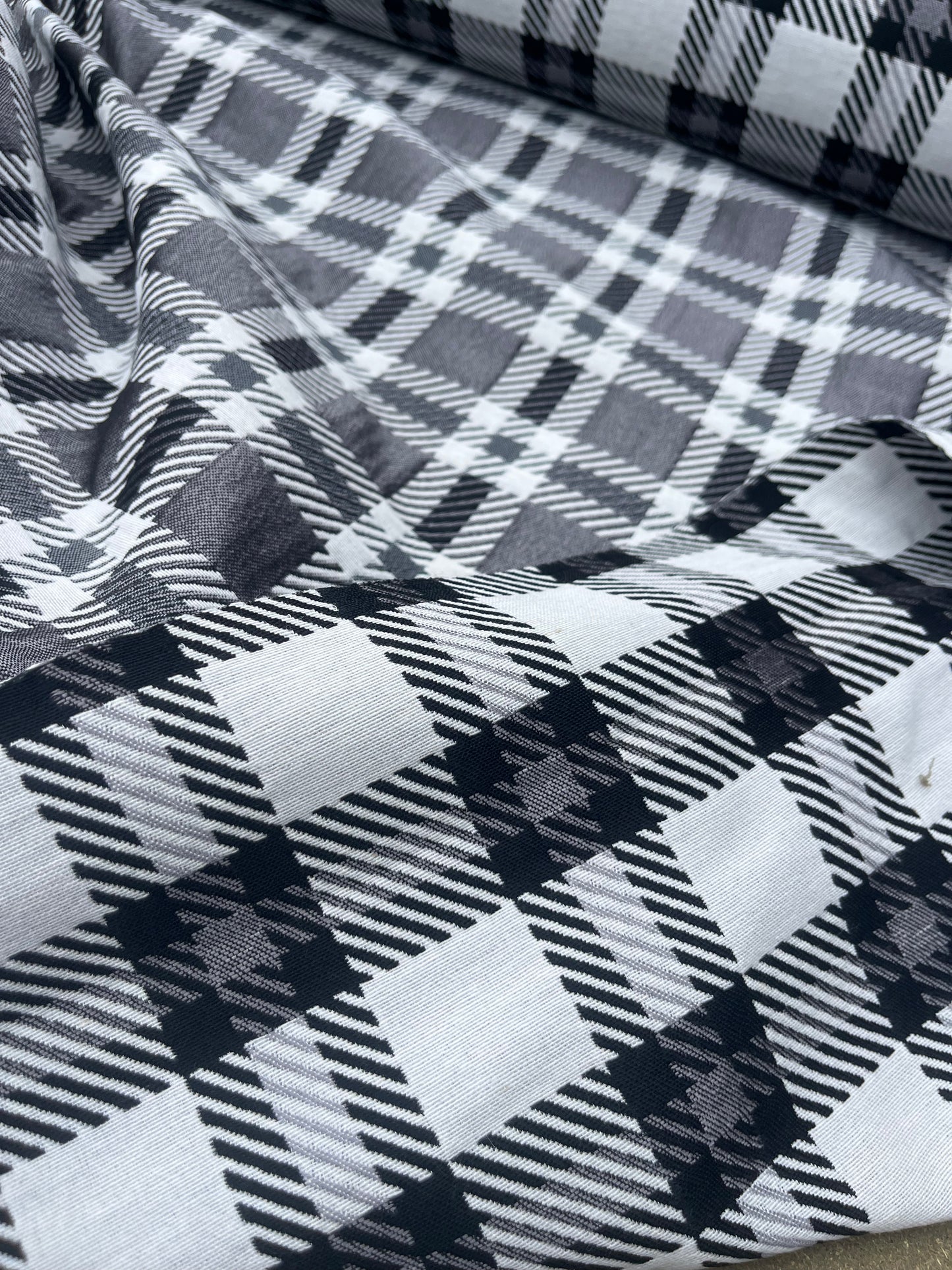 Hélène 025 cotton jacquard black/silver double face check 2