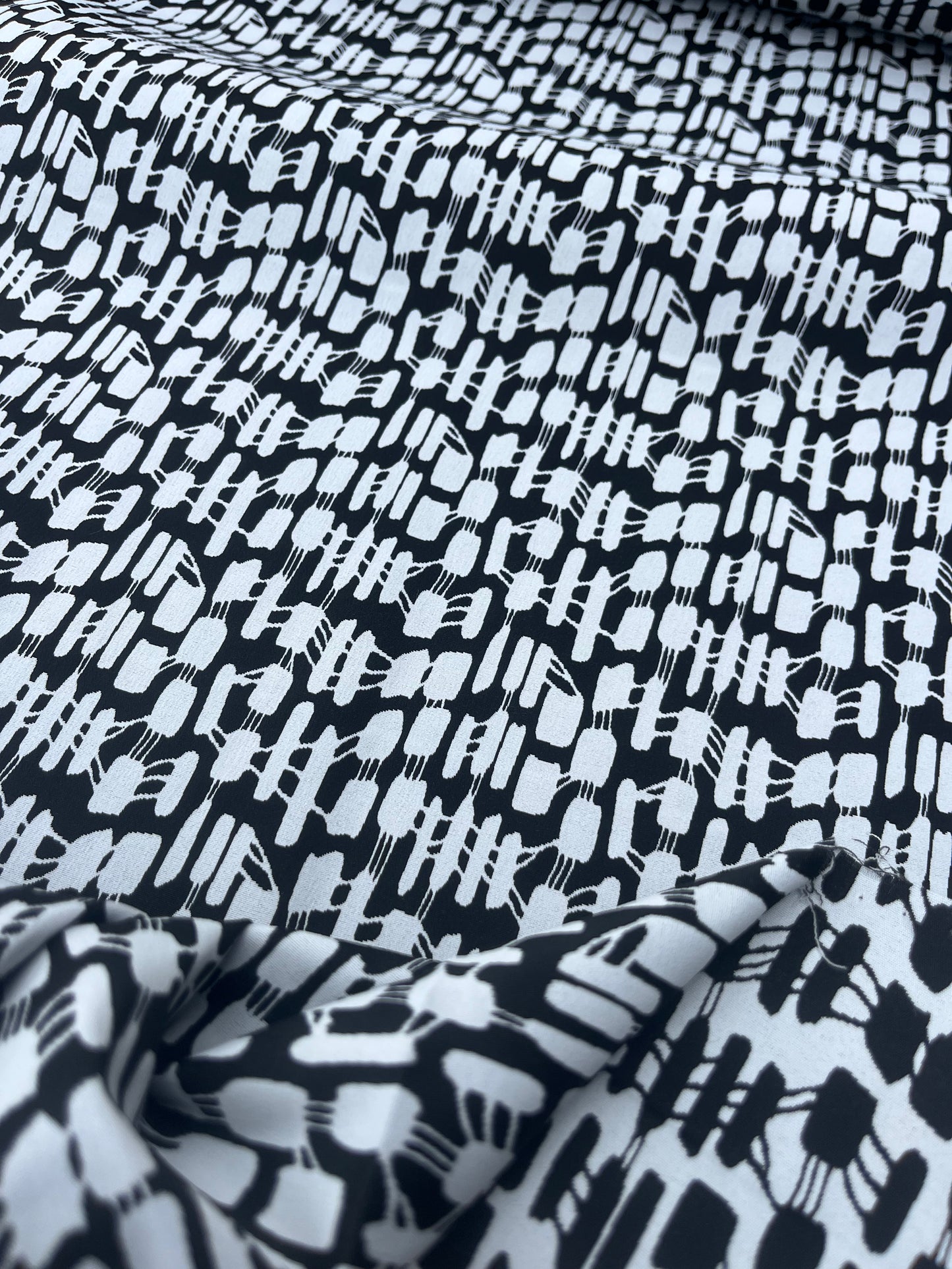 Hélène 026 stretch jacquard off white-black