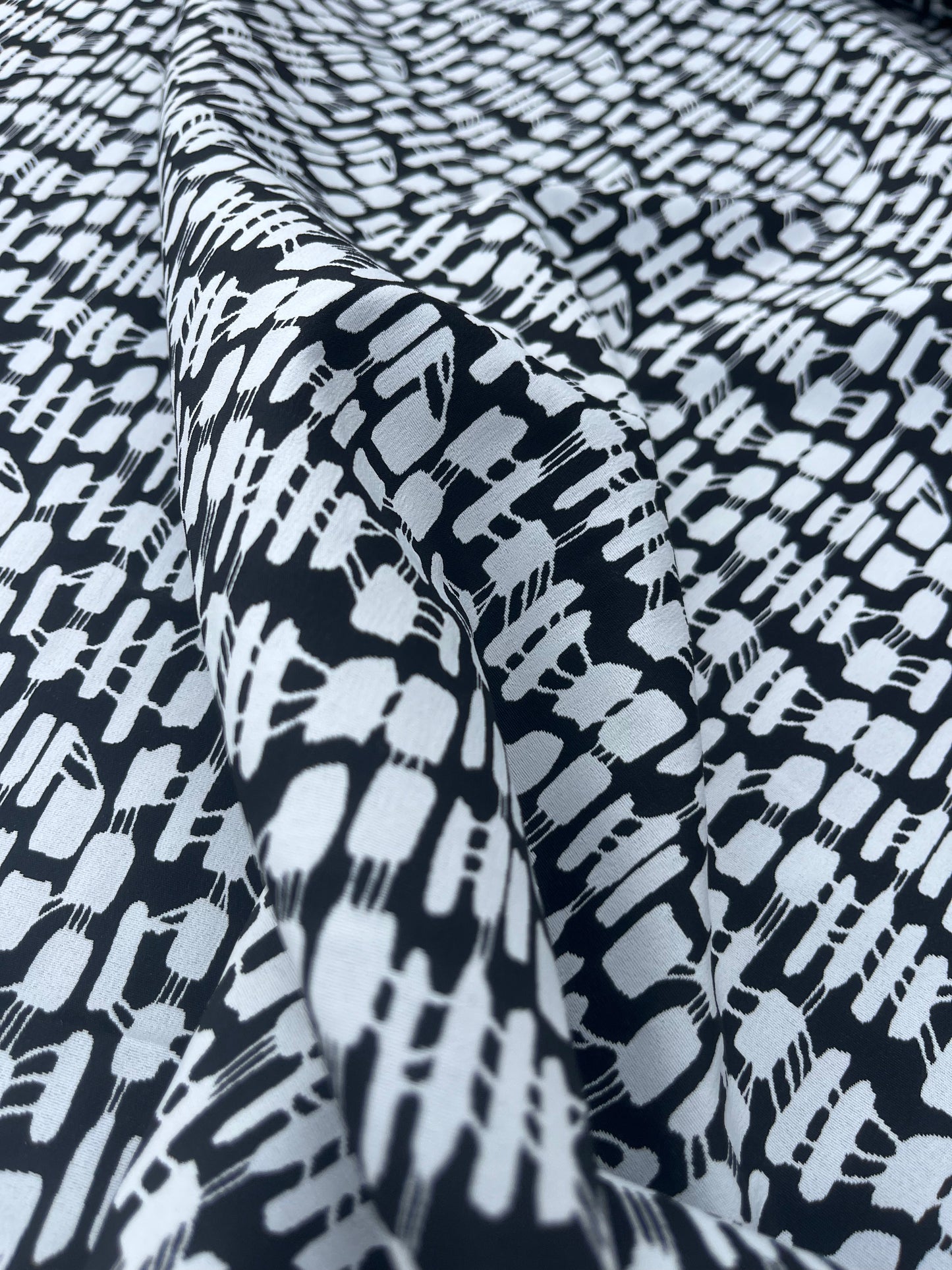 Hélène 026 stretch jacquard off white-black