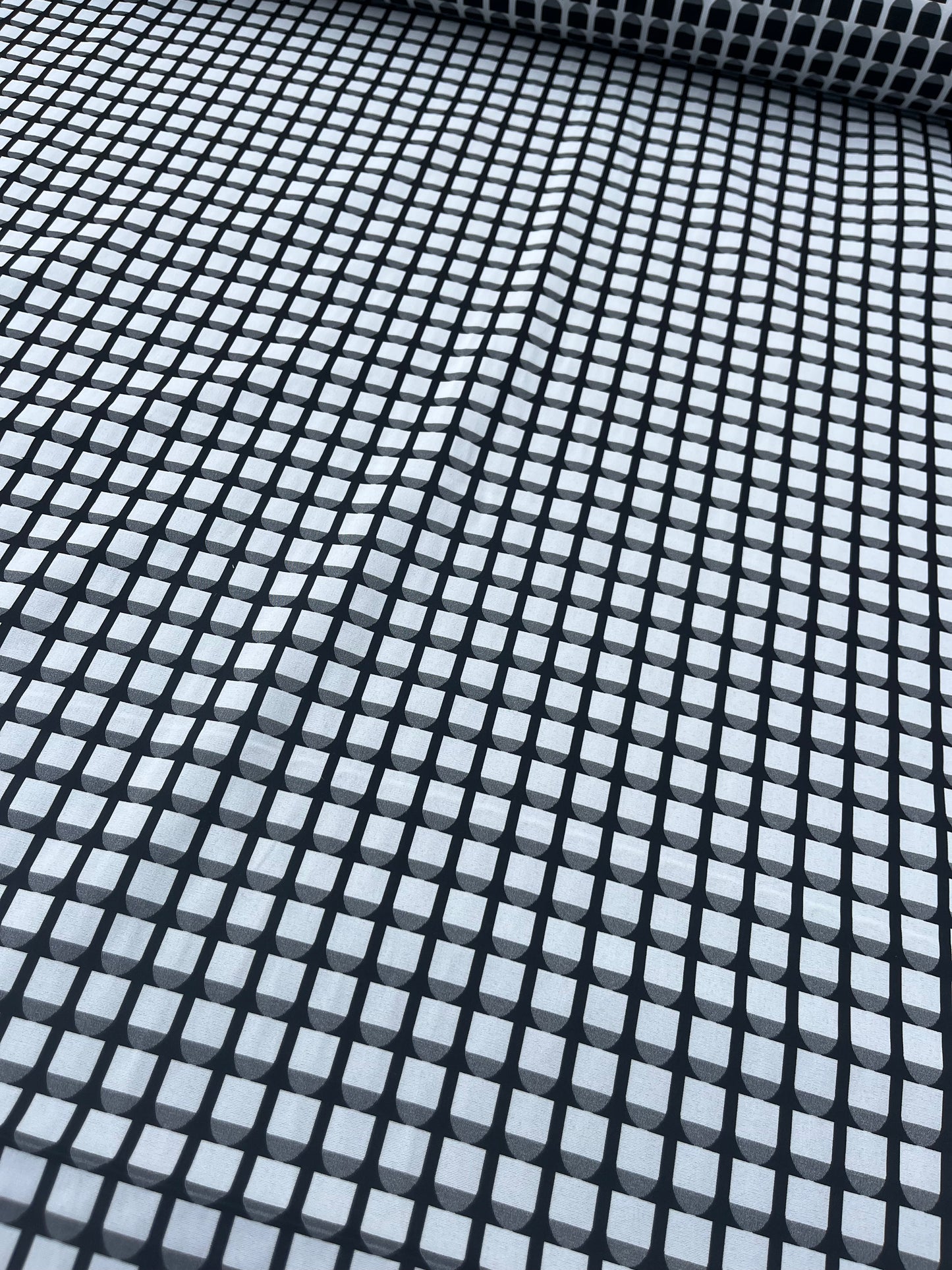 Hélène 029 stretch jacquard off white-black "windows"