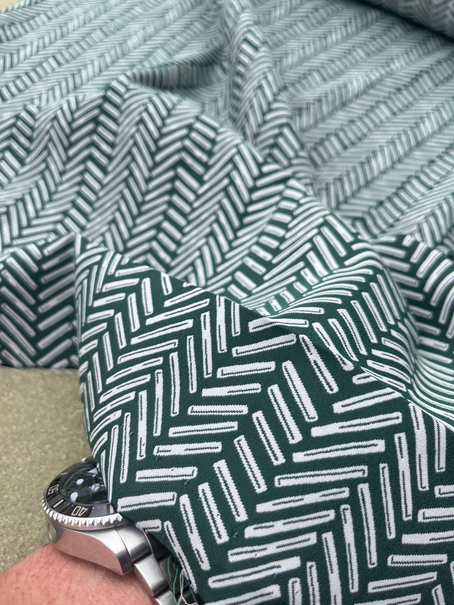 Hélène 031 stretch jacquard off white/green chevron