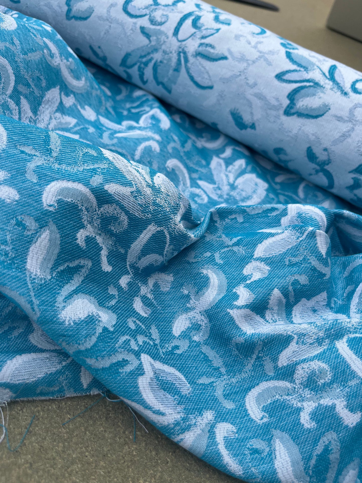 Hélène 035 jacquard aqua/silver flowers