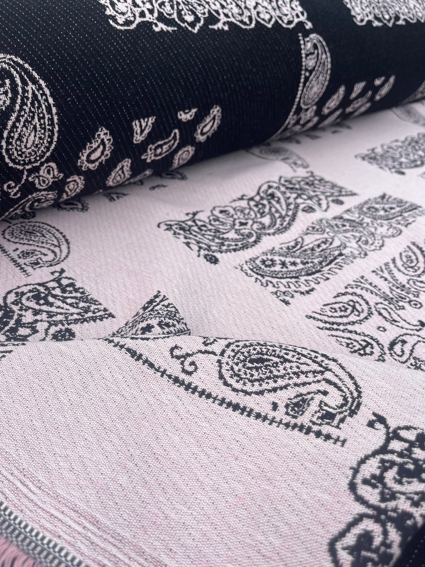 Hélène 037 heavy cotton jacquard patchwork soft pink/black