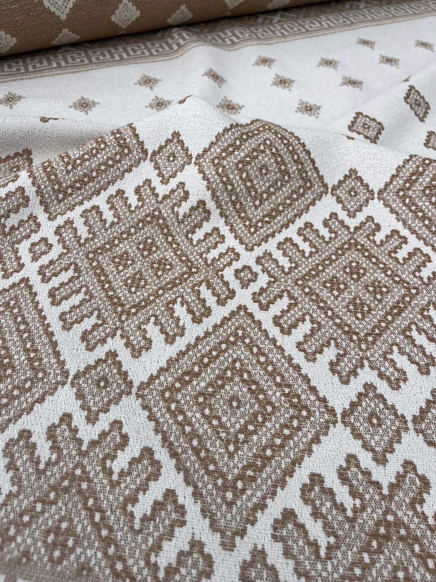 Hélène 040 heavy cotton jacquard repeat ecru/cognac