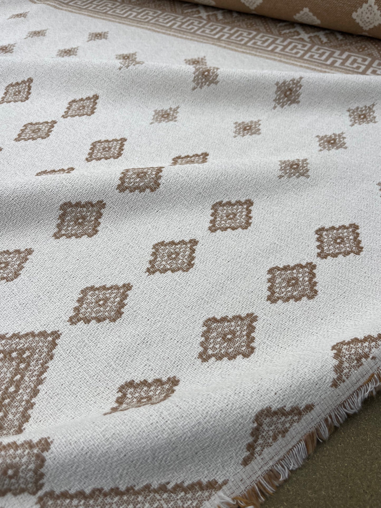 Hélène 040 heavy cotton jacquard repeat ecru/cognac