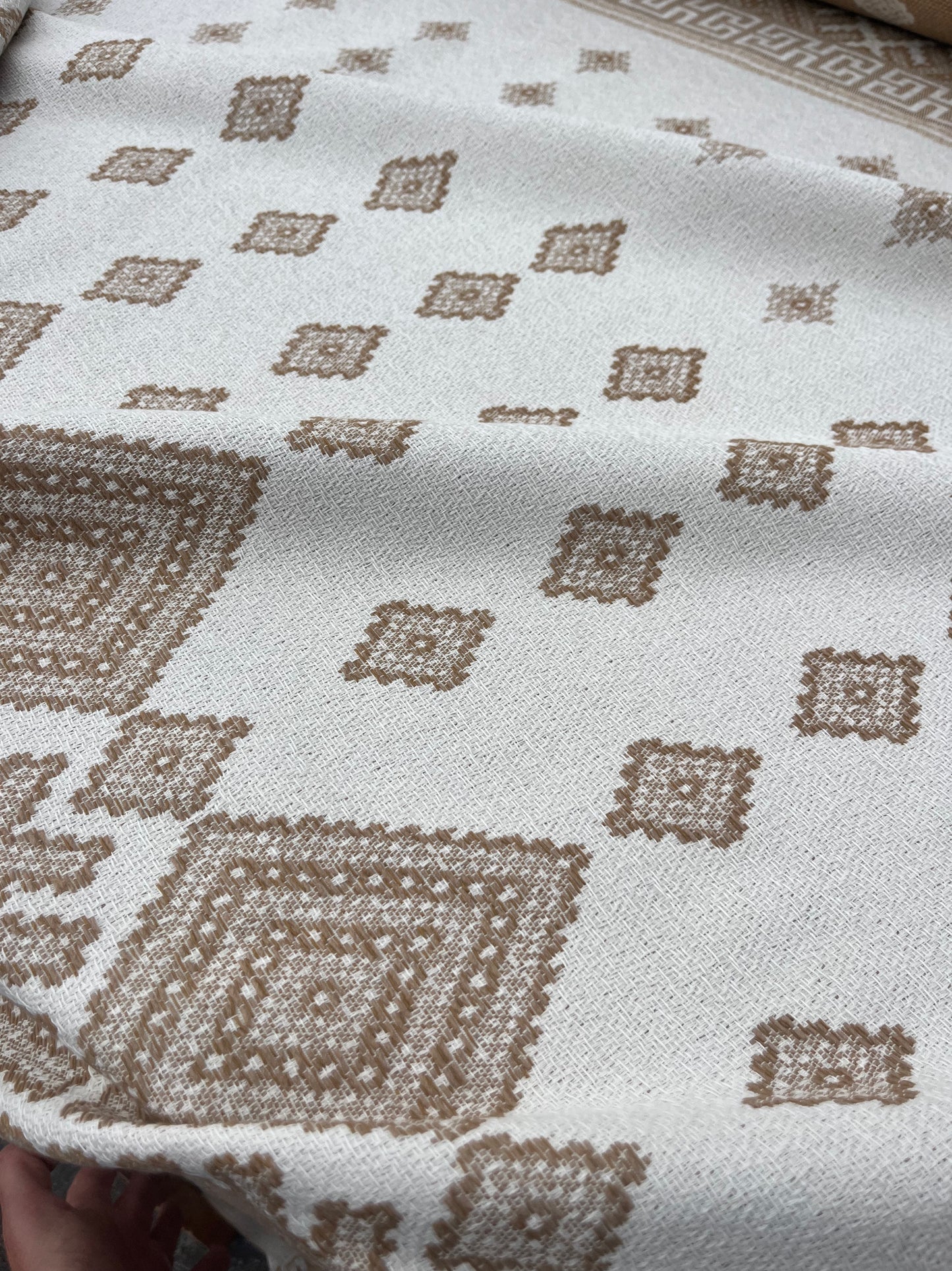 Hélène 040 heavy cotton jacquard repeat ecru/cognac