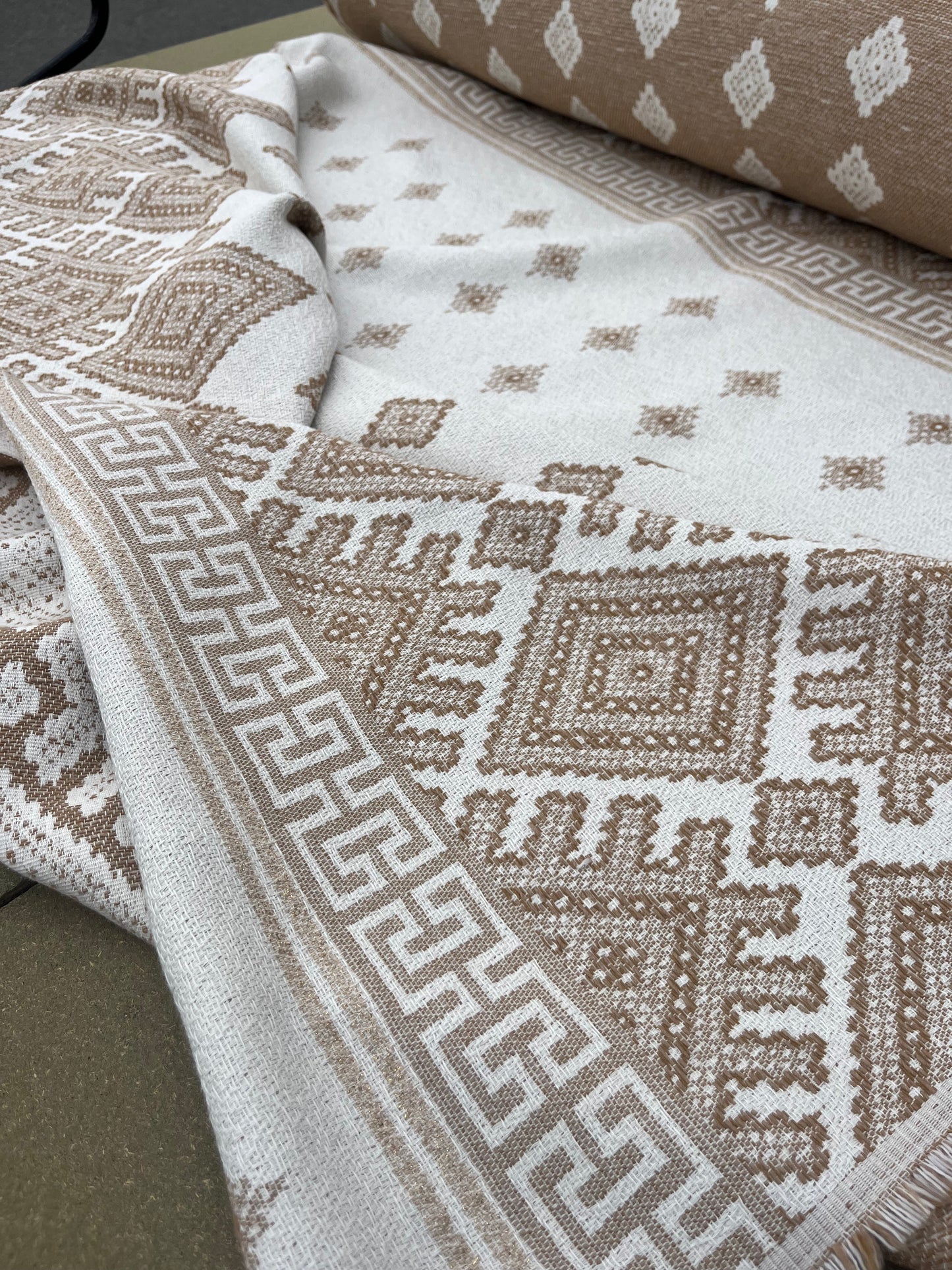 Hélène 040 heavy cotton jacquard repeat ecru/cognac