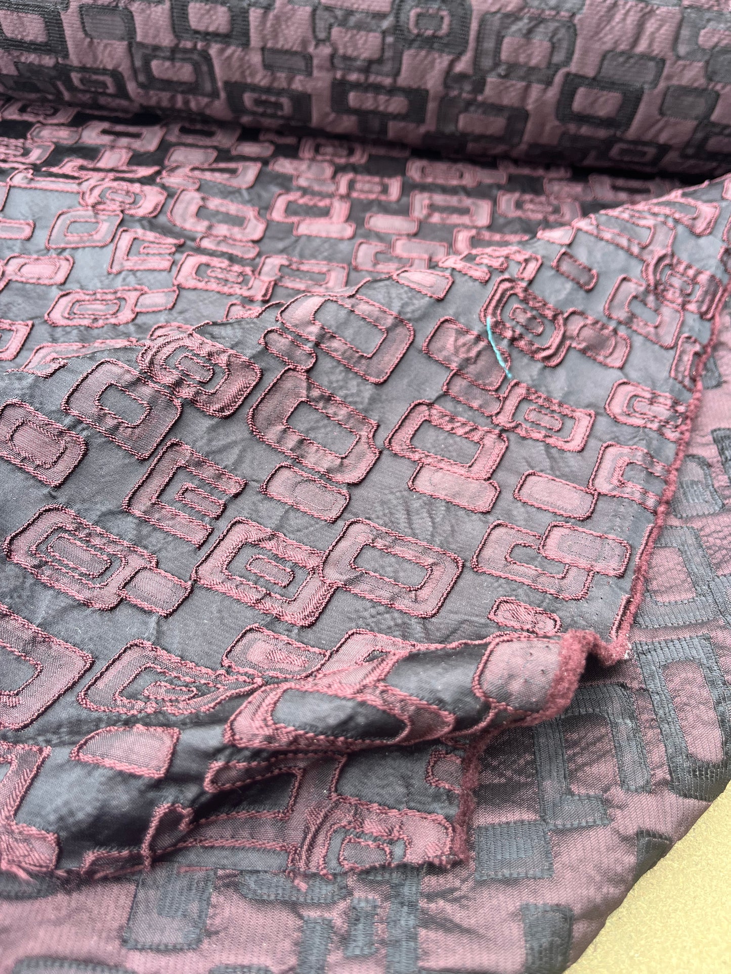 Hélène 043 jacquard black/aubergine