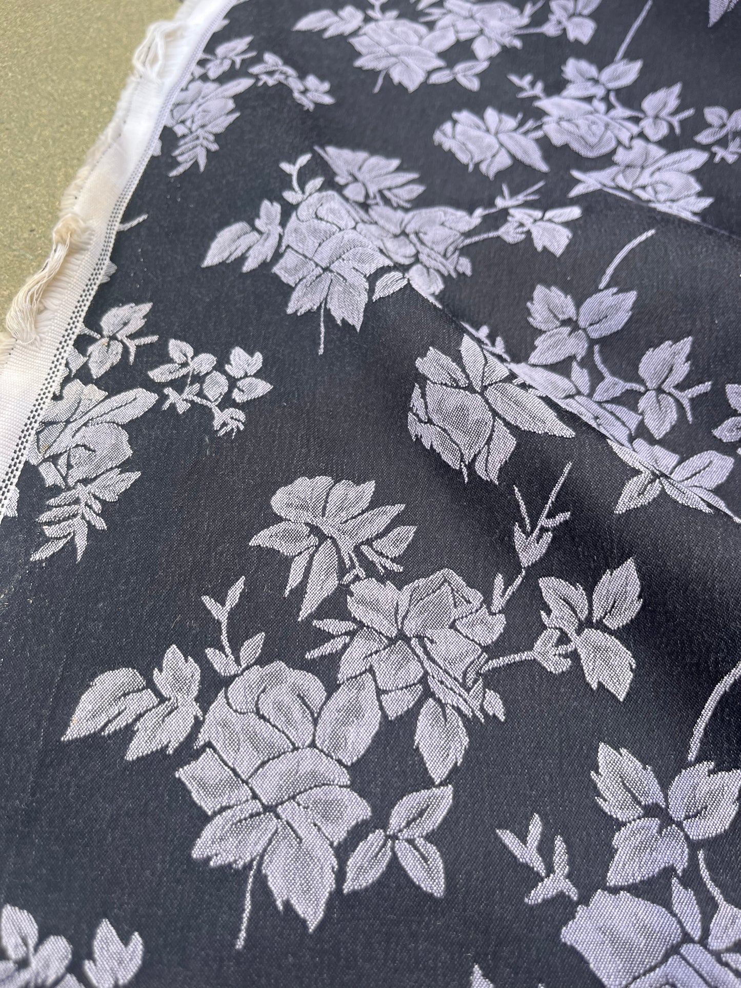 Hélène 044 cotton stretch jacquard black/lilac