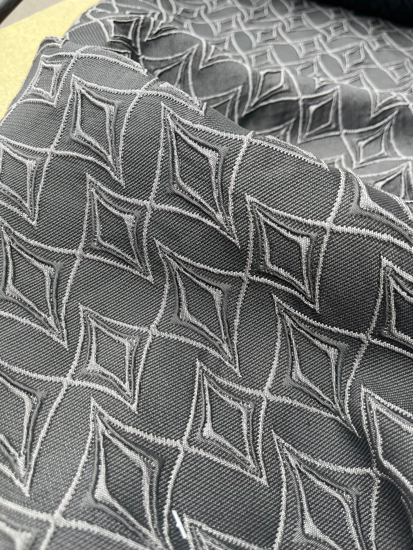 Hélène 045 stretch jacquard small design black/brown