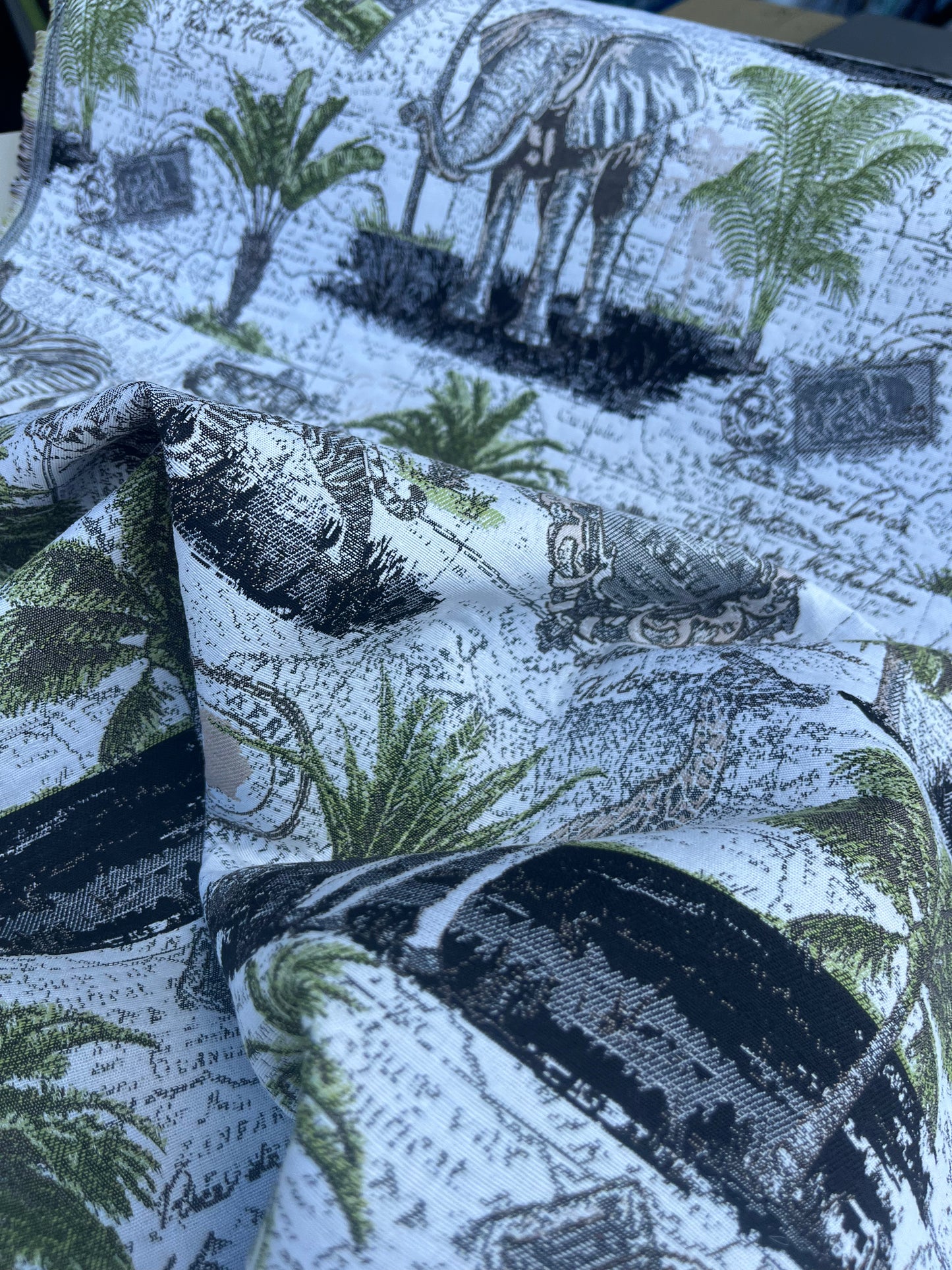 Hélène 051 heavy cotton jacquard "Botswana"