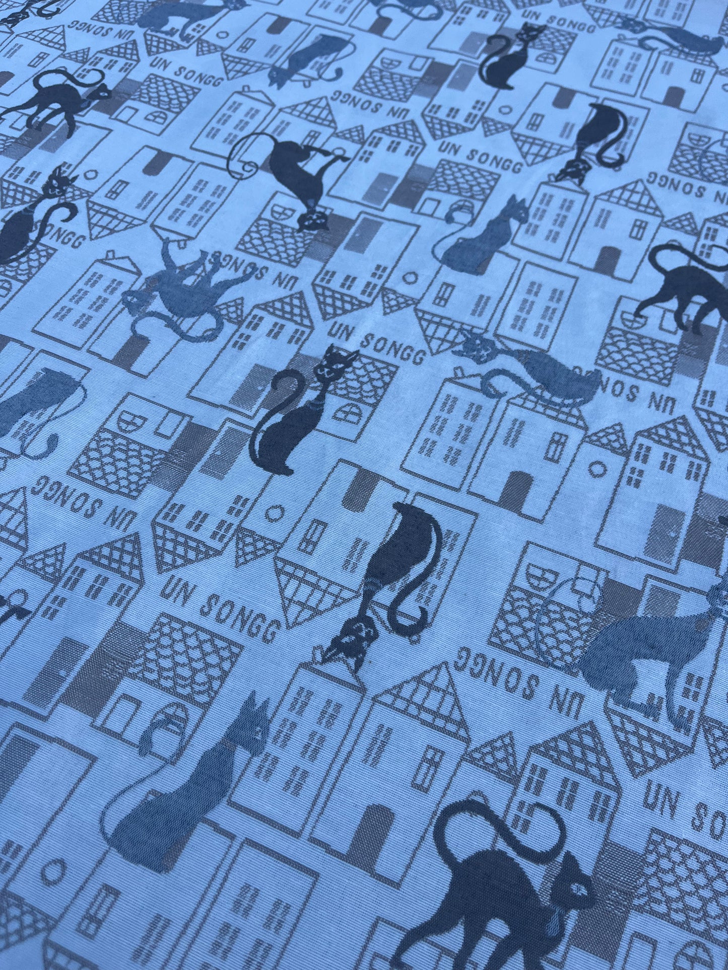Hélène 055 heavy cotton jacquard "cats"
