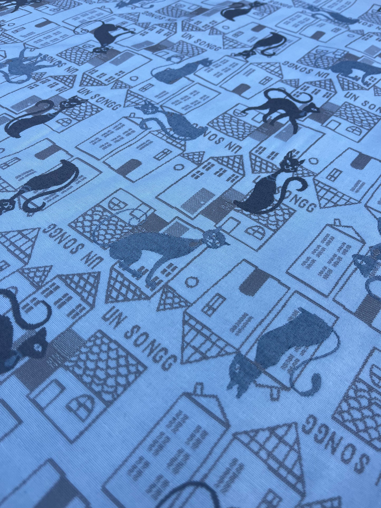 Hélène 055 heavy cotton jacquard "cats"