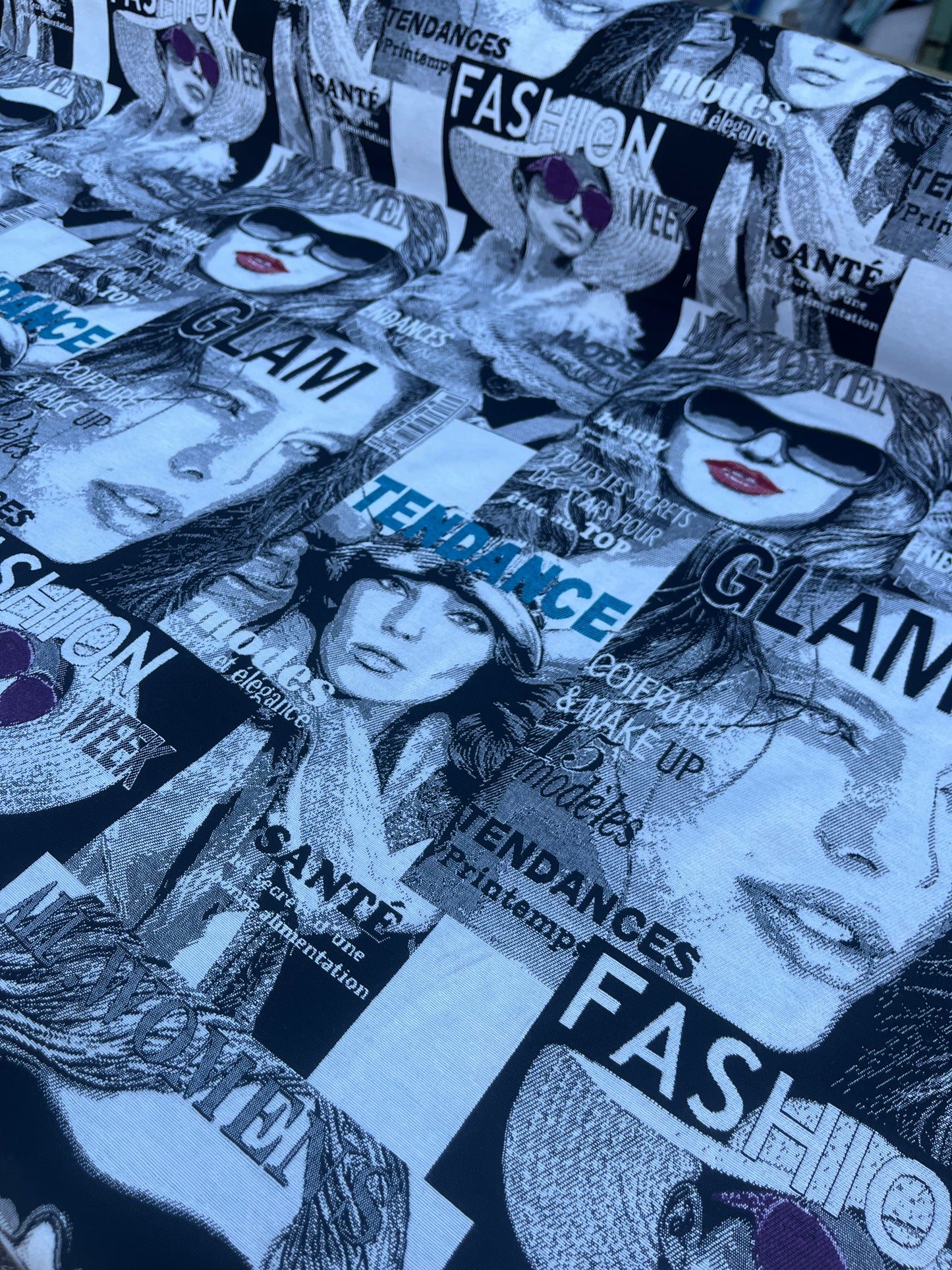 Hélène 056 heavy cotton jacquard "magazine"